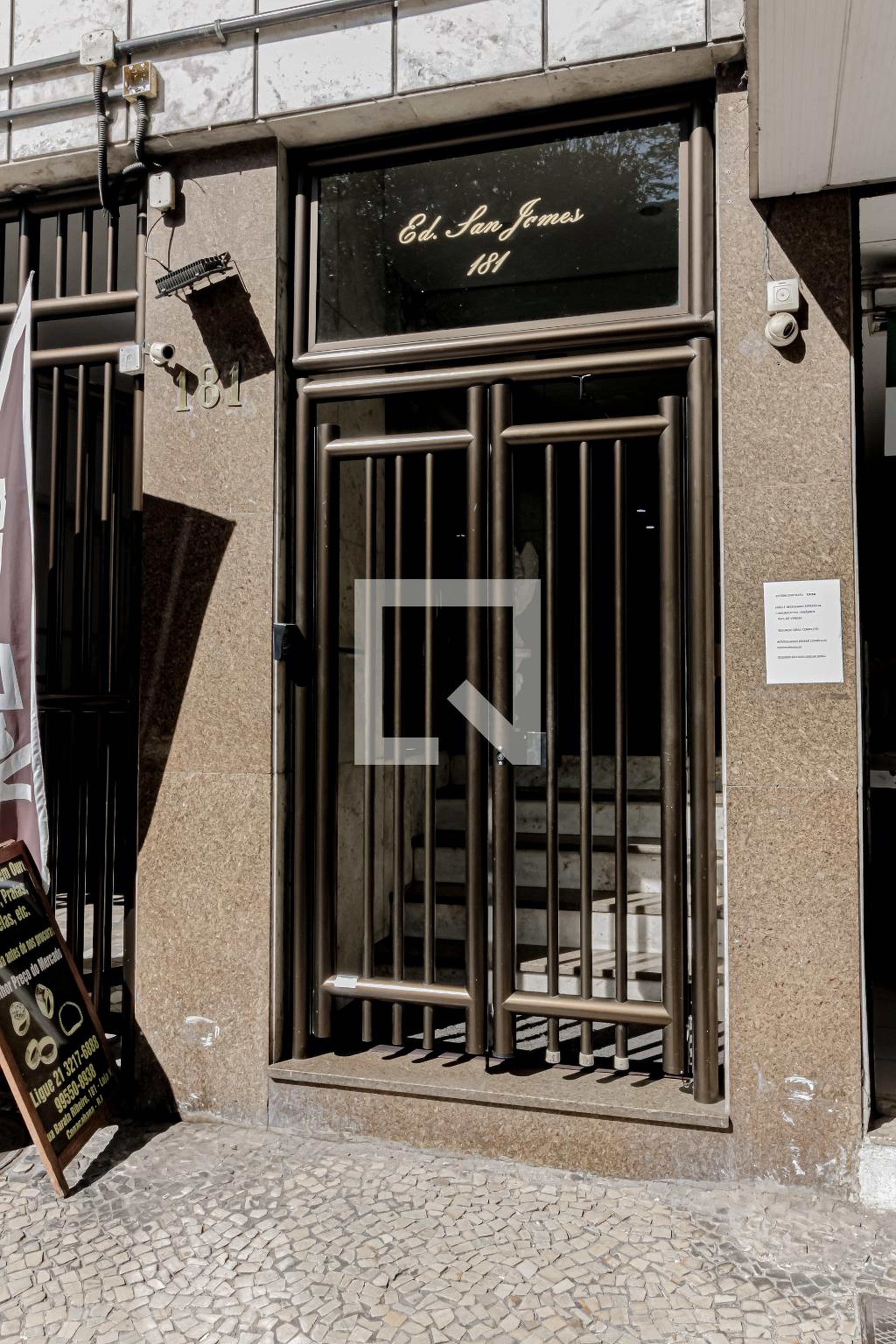 Entrada - Edifício San James