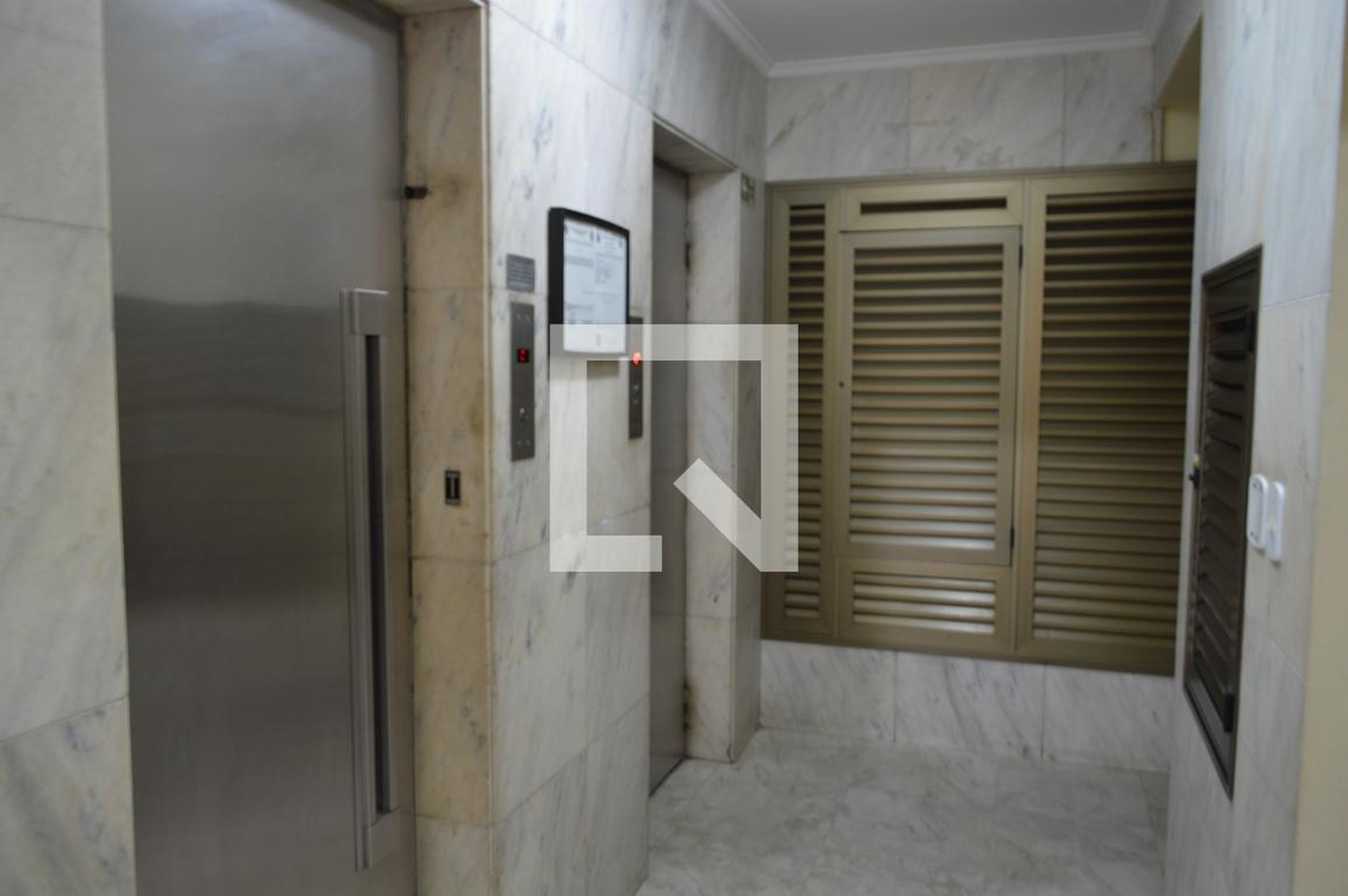 Elevador - Edifício Irene S.D. Helena