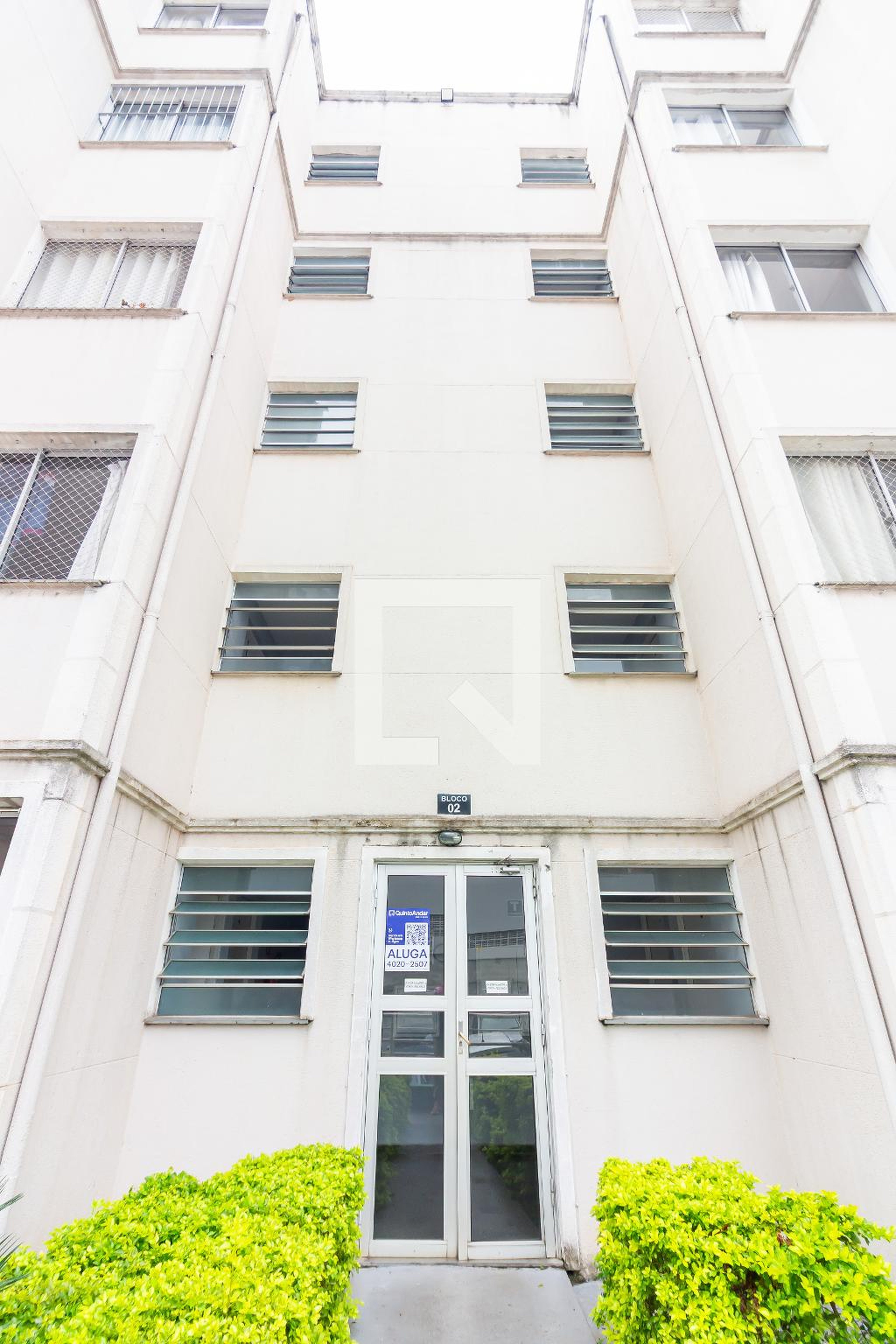 Fachada Condomínio em Rua Treze de Outubro, 7