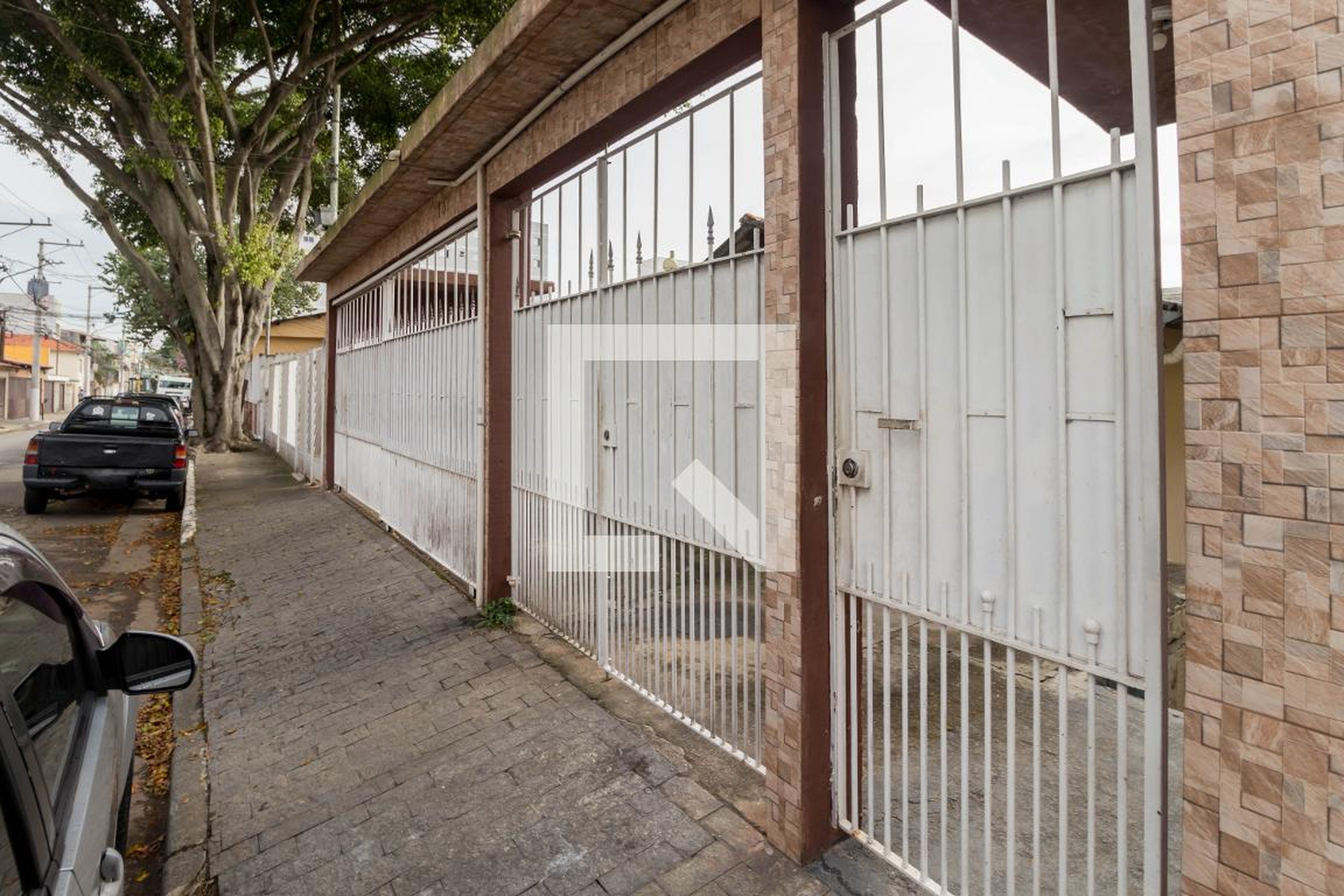 Fachada Condomínio em Rua Cabinda, 137