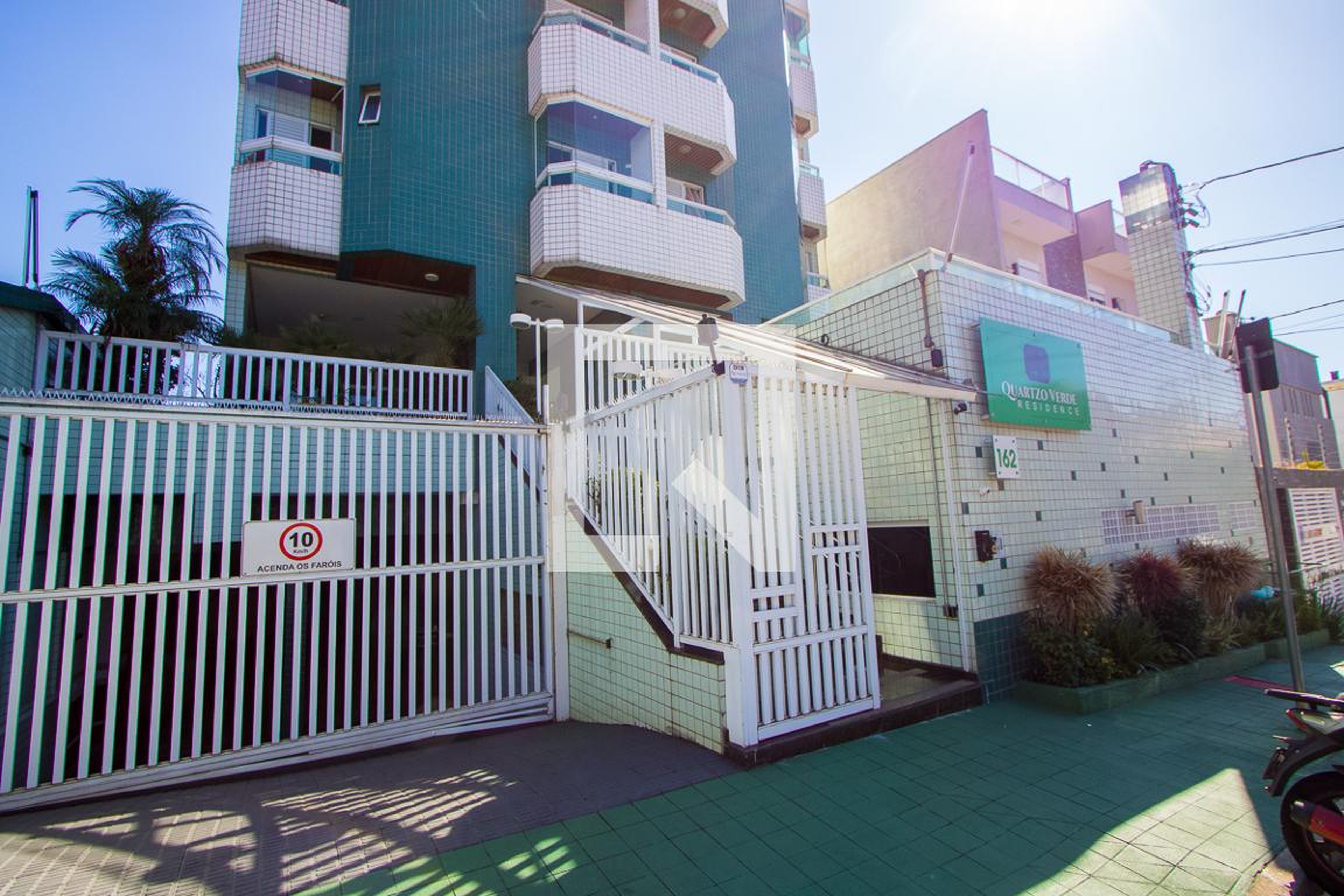 Fachada Condomínio em Rua Edu Chaves, 43