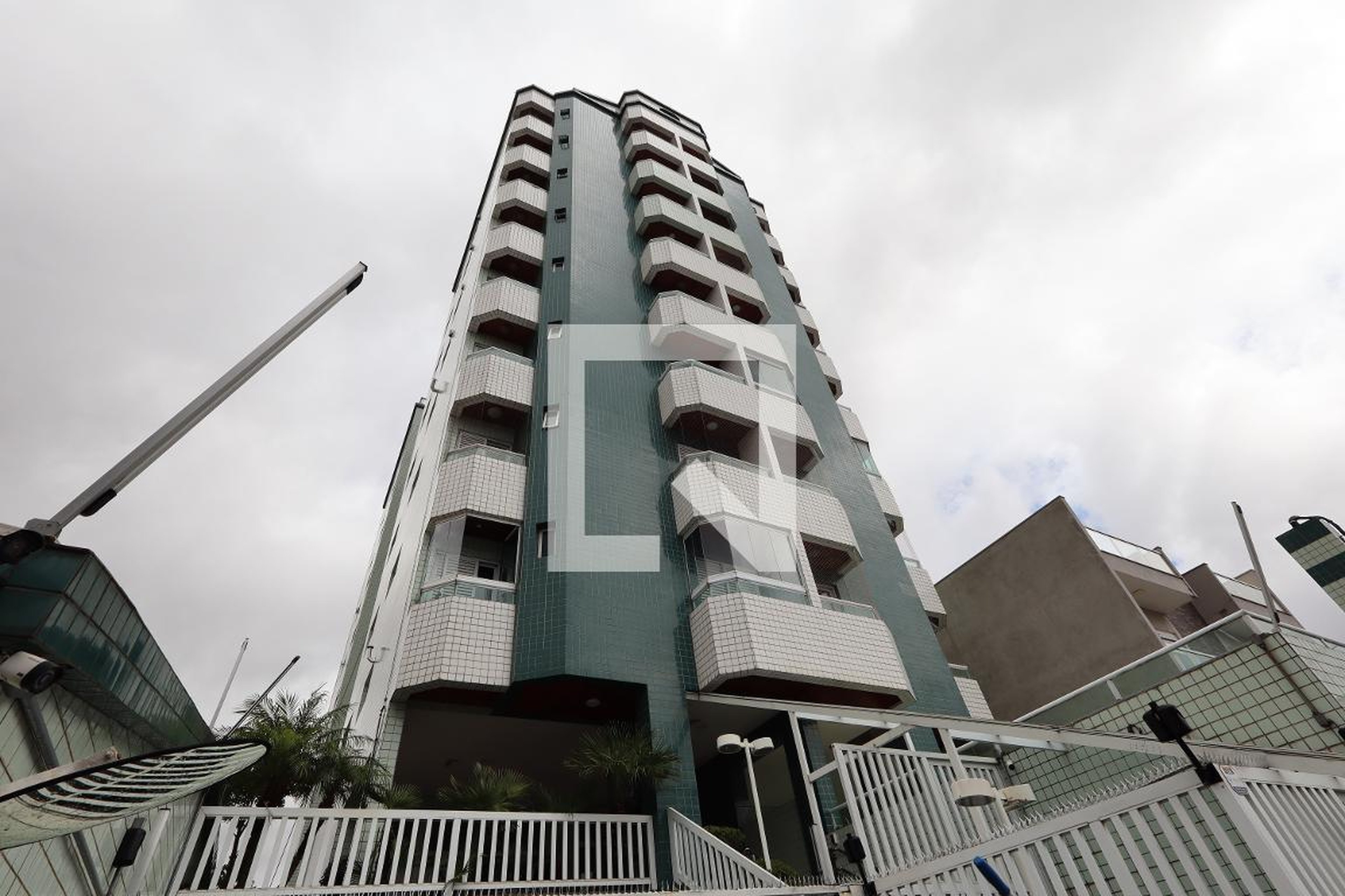 Fachada Condomínio em Rua Edu Chaves, 43