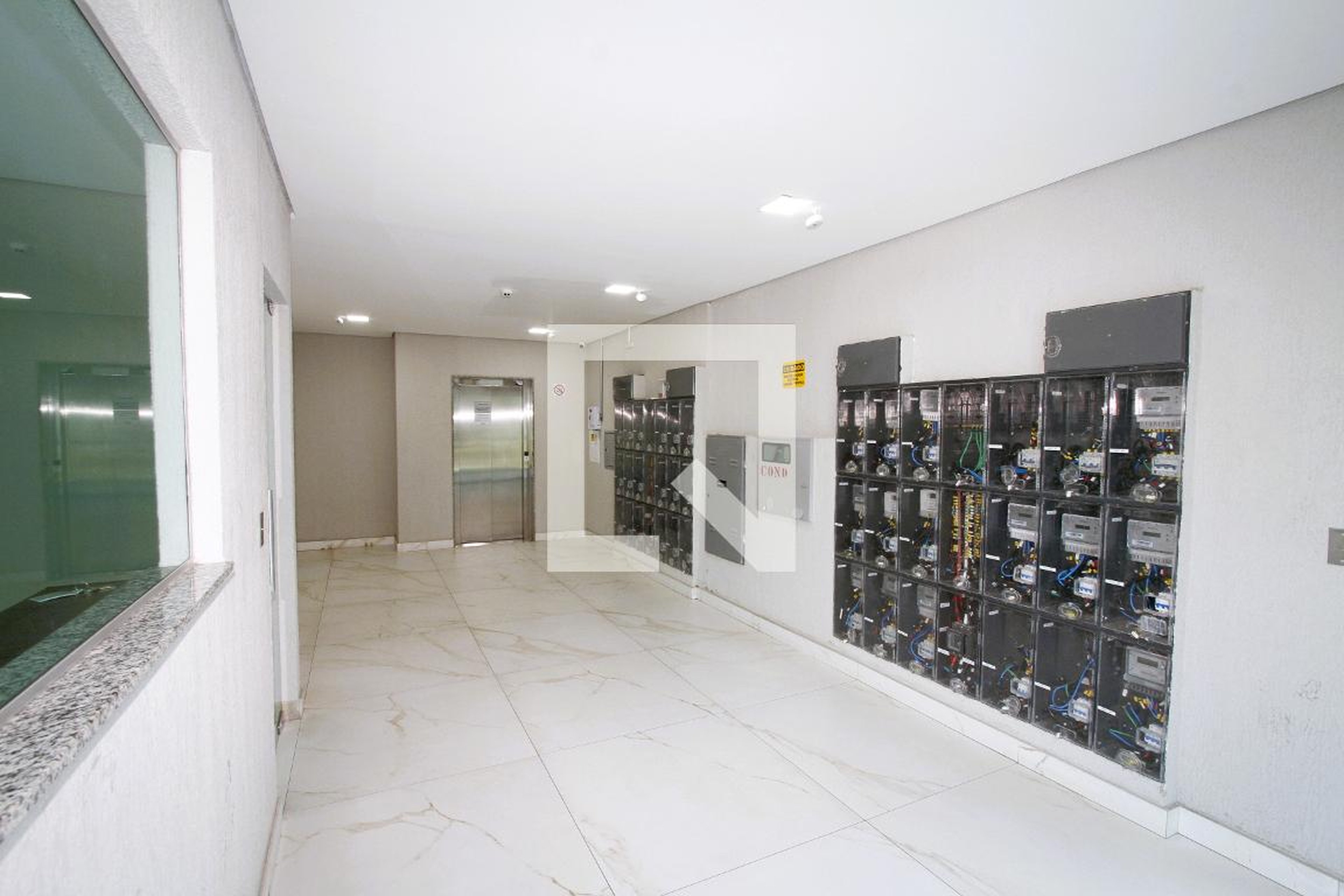 Hall de entrada - Elisa Tito