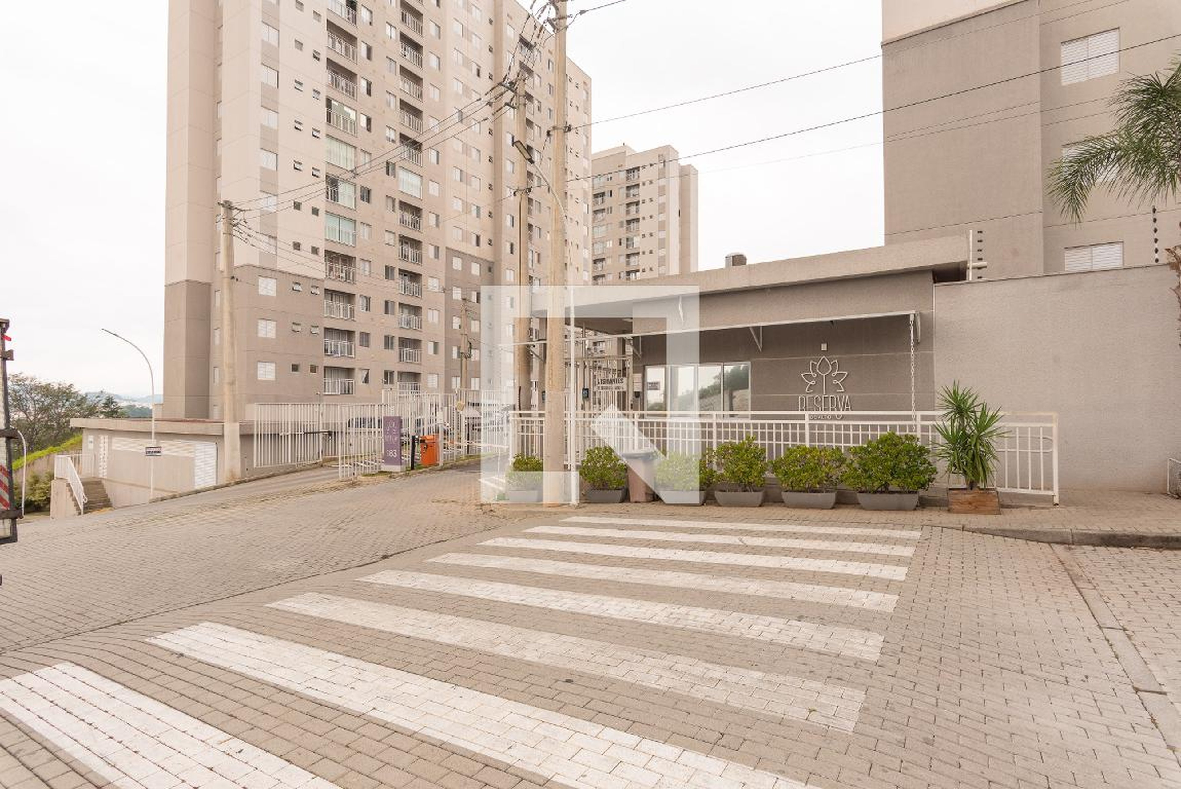 Fachada Condomínio em Rua Carlos Duarte de Oliveira, 743