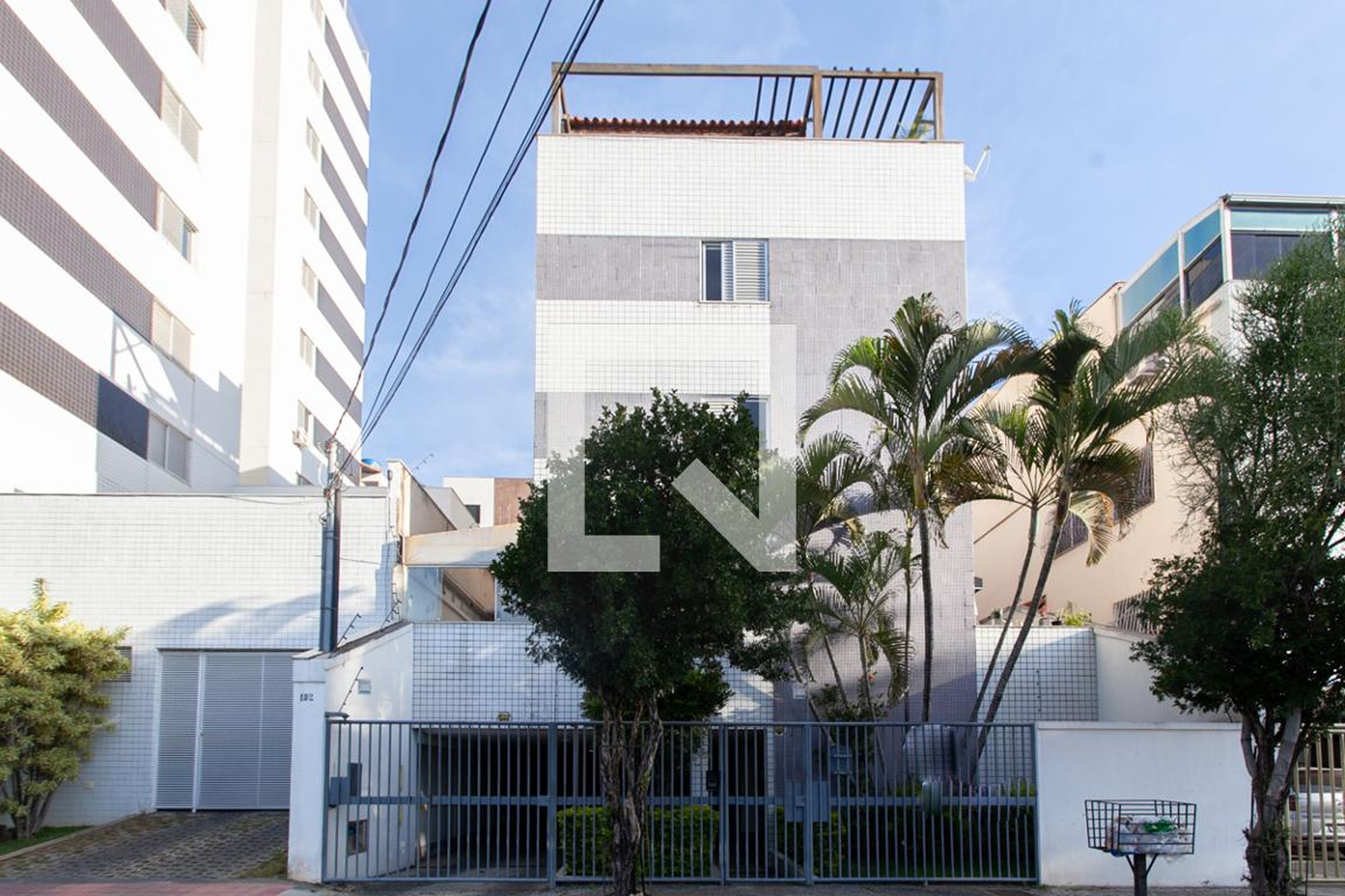 Fachada Condomínio em Rua Doutor Mario Magalhães, 192