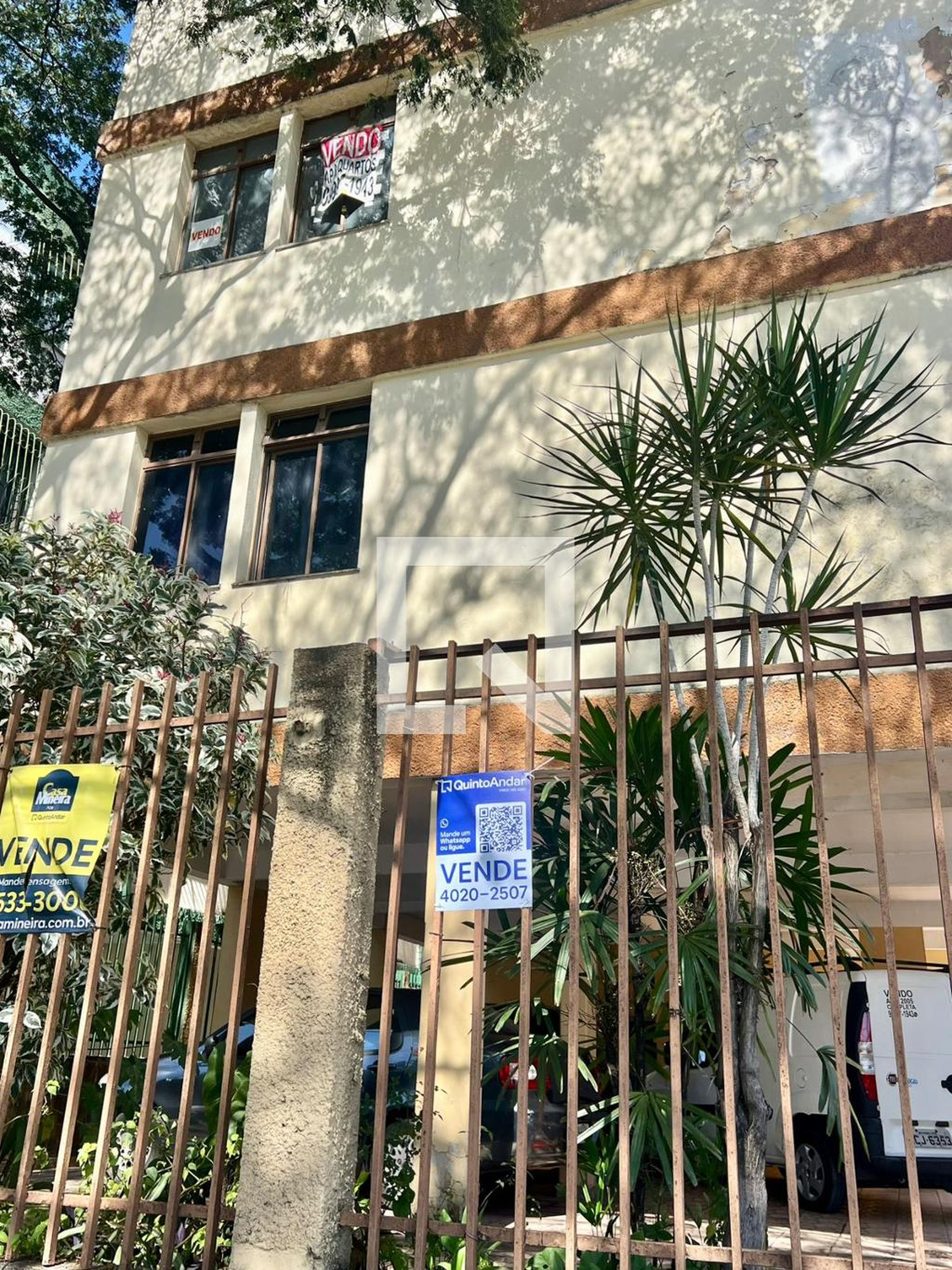 Fachada Condomínio em Rua das Gabirobas, 46