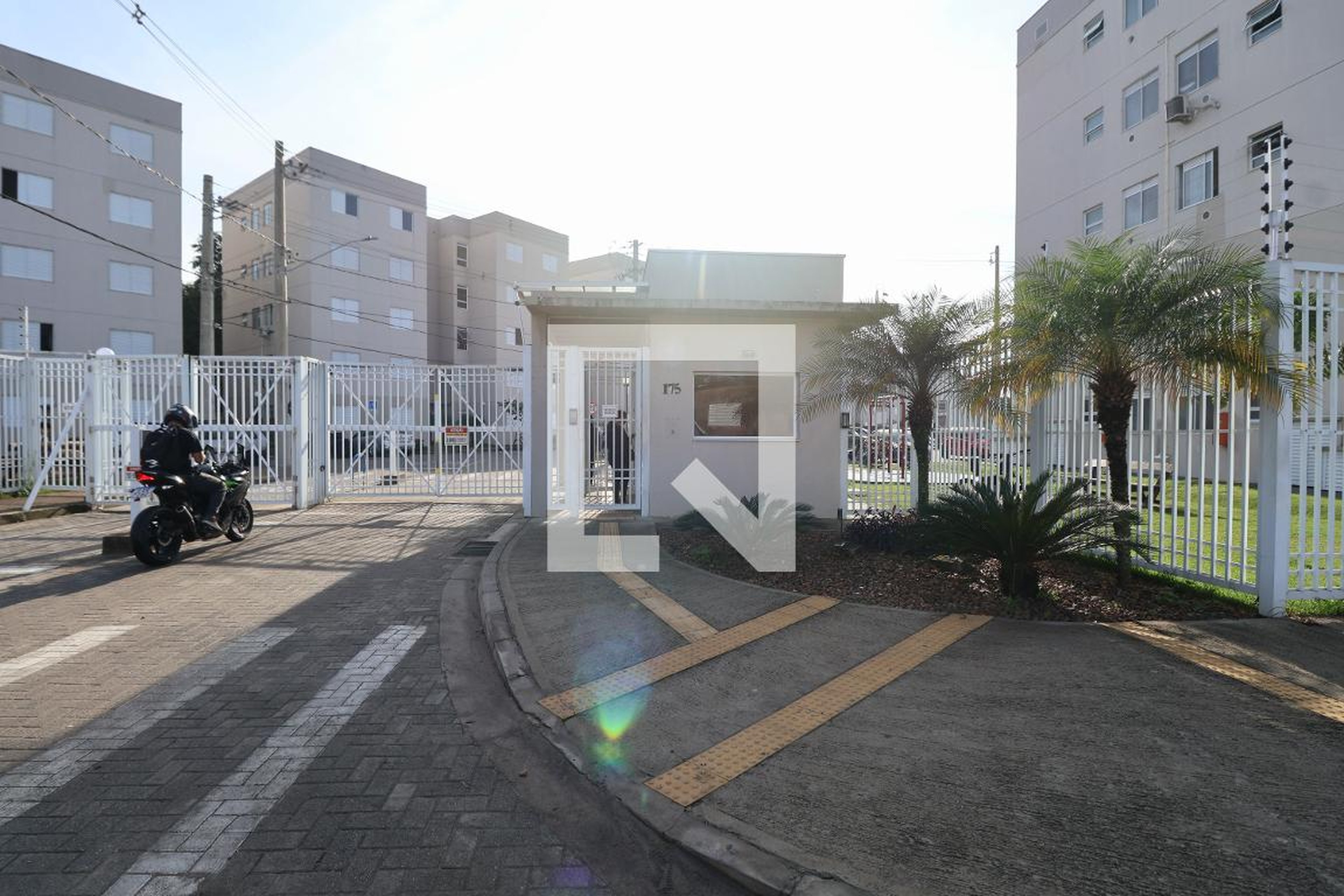 Fachada Condomínio Smart Guarujá