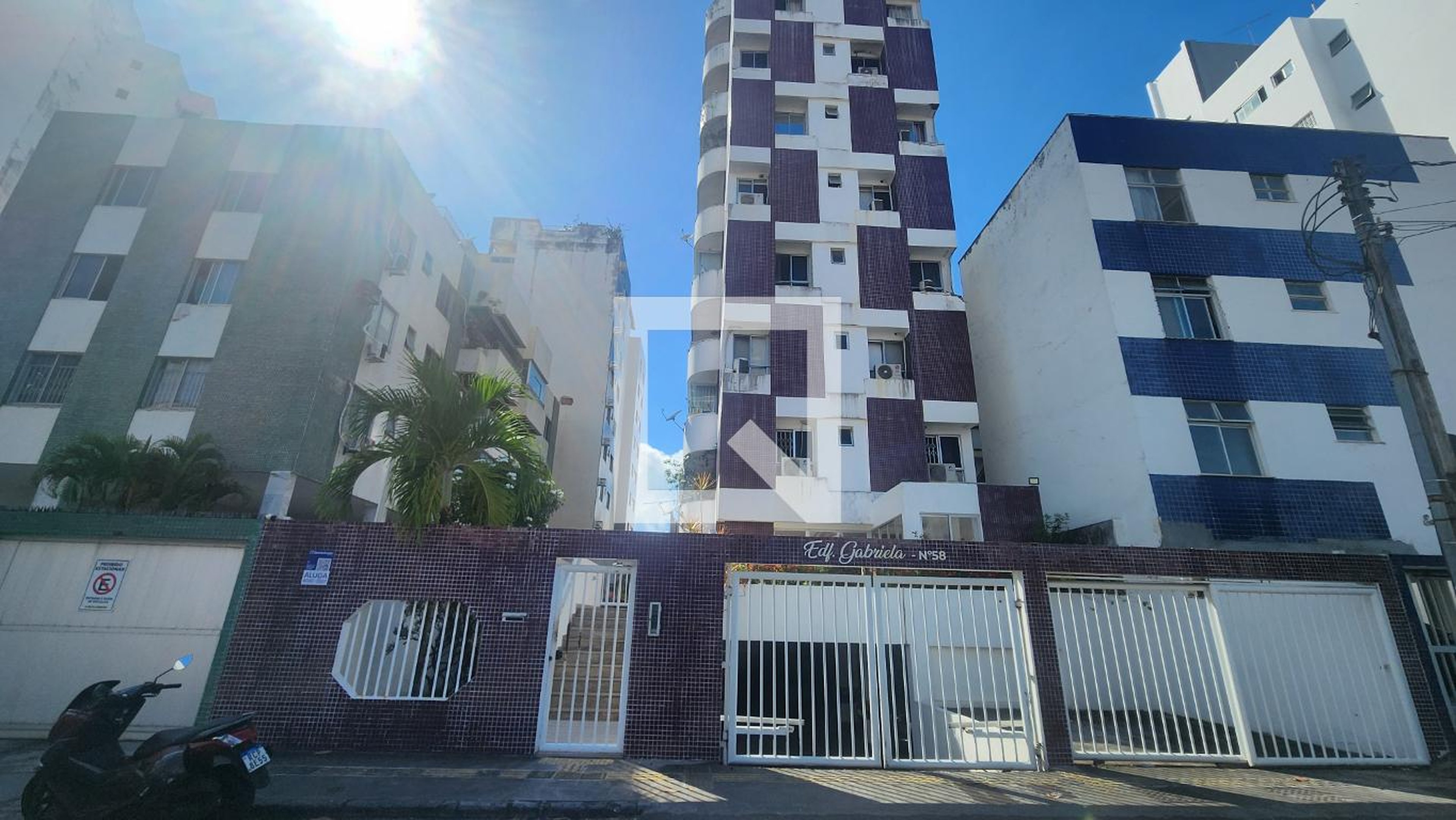 Fachada Condomínio em Rua dos Radialistas, 58