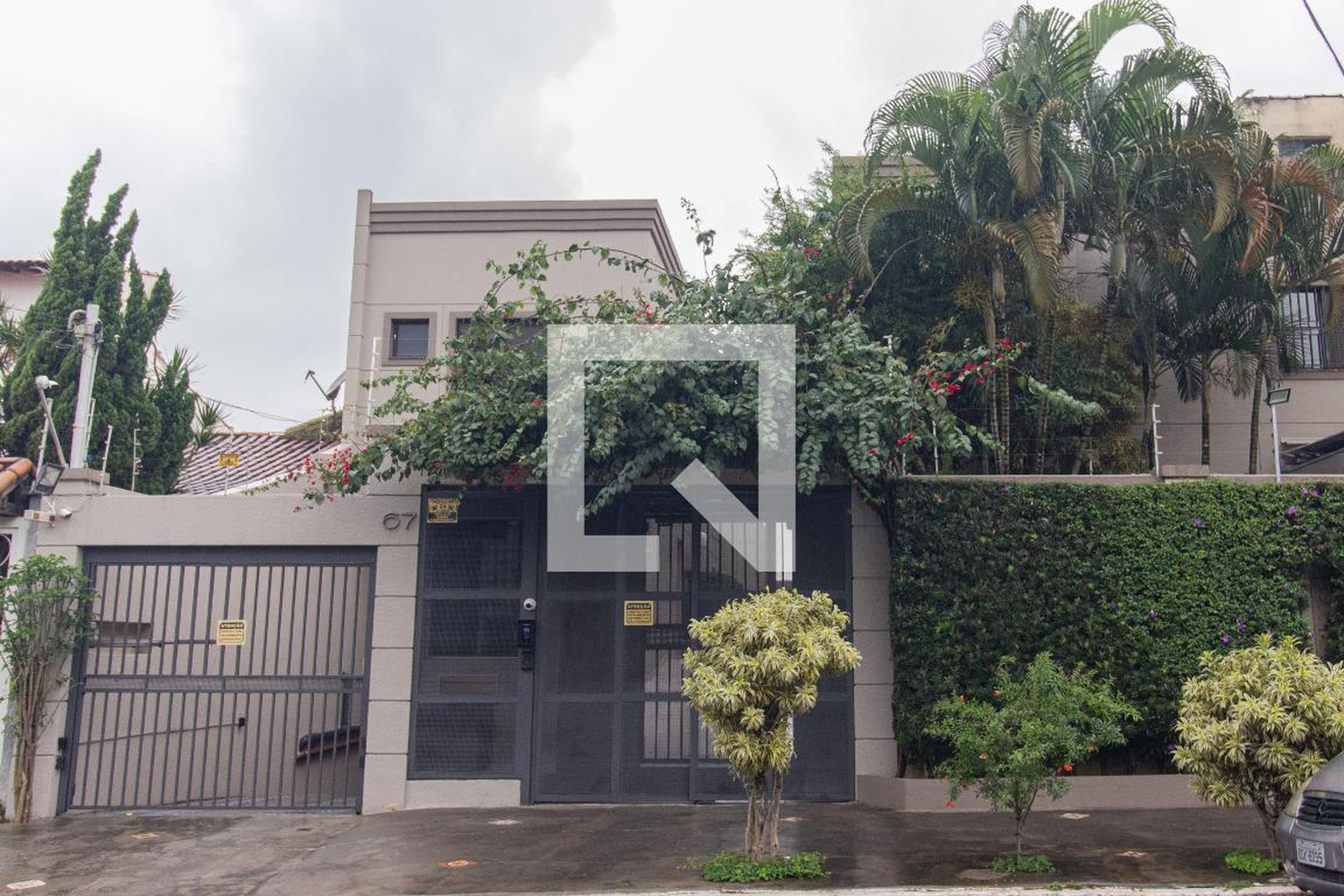 Fachada do condomínio Condomínio Maison Du Soleil