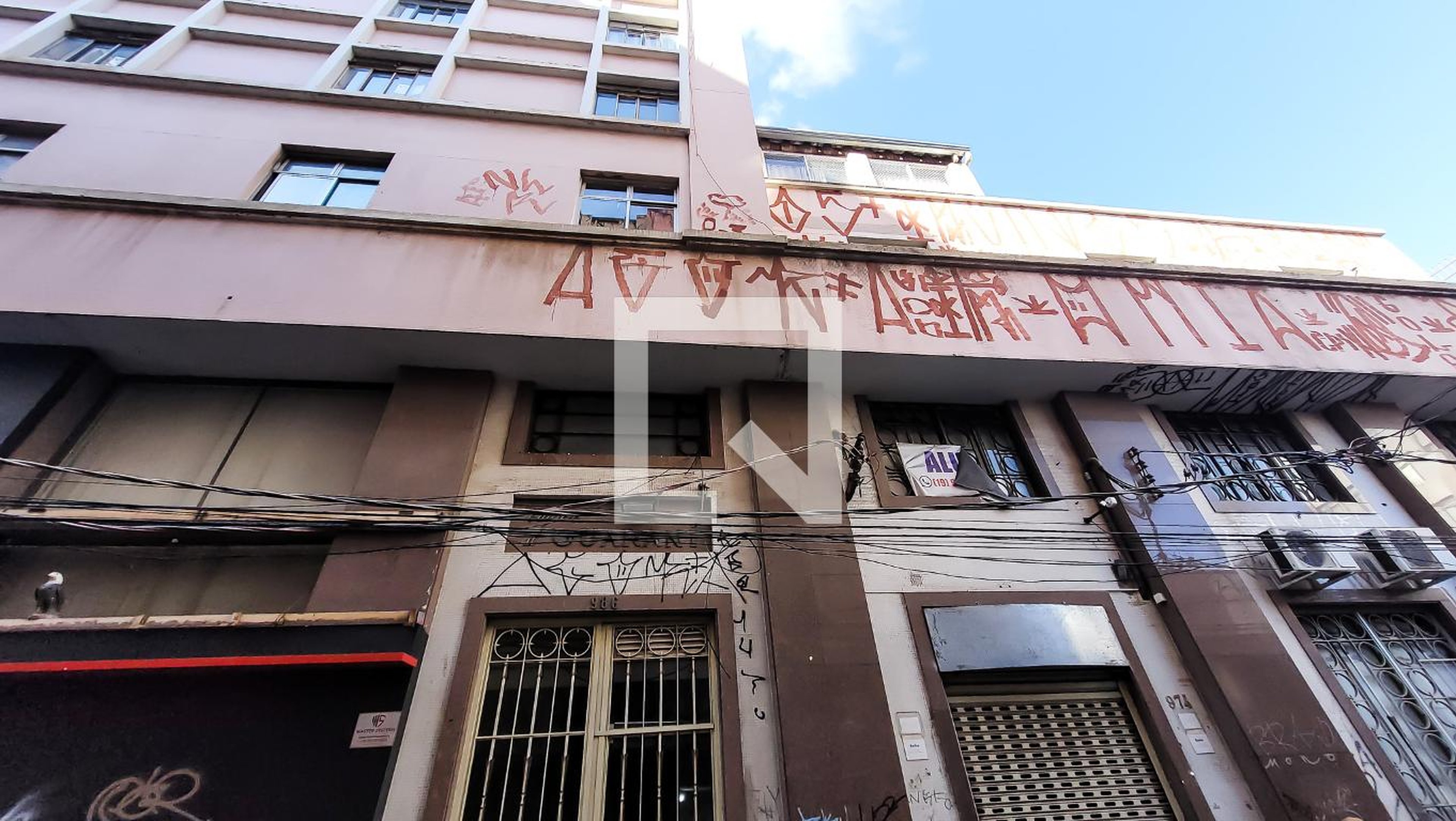 Fachada Condomínio em Rua Bernardino de Campos, 986