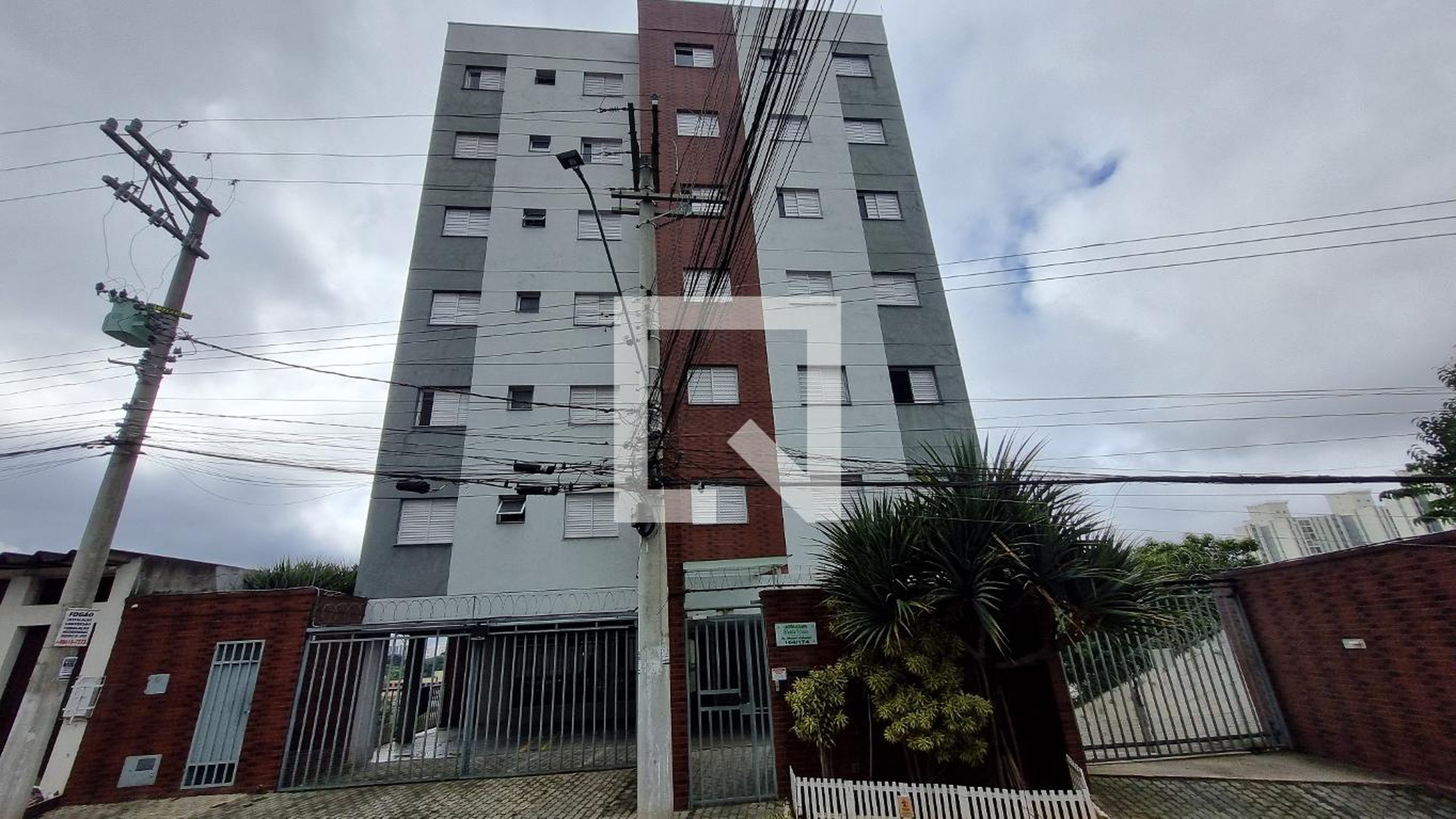 Fachada Condomínio em Alameda Mauro Zelante, 164