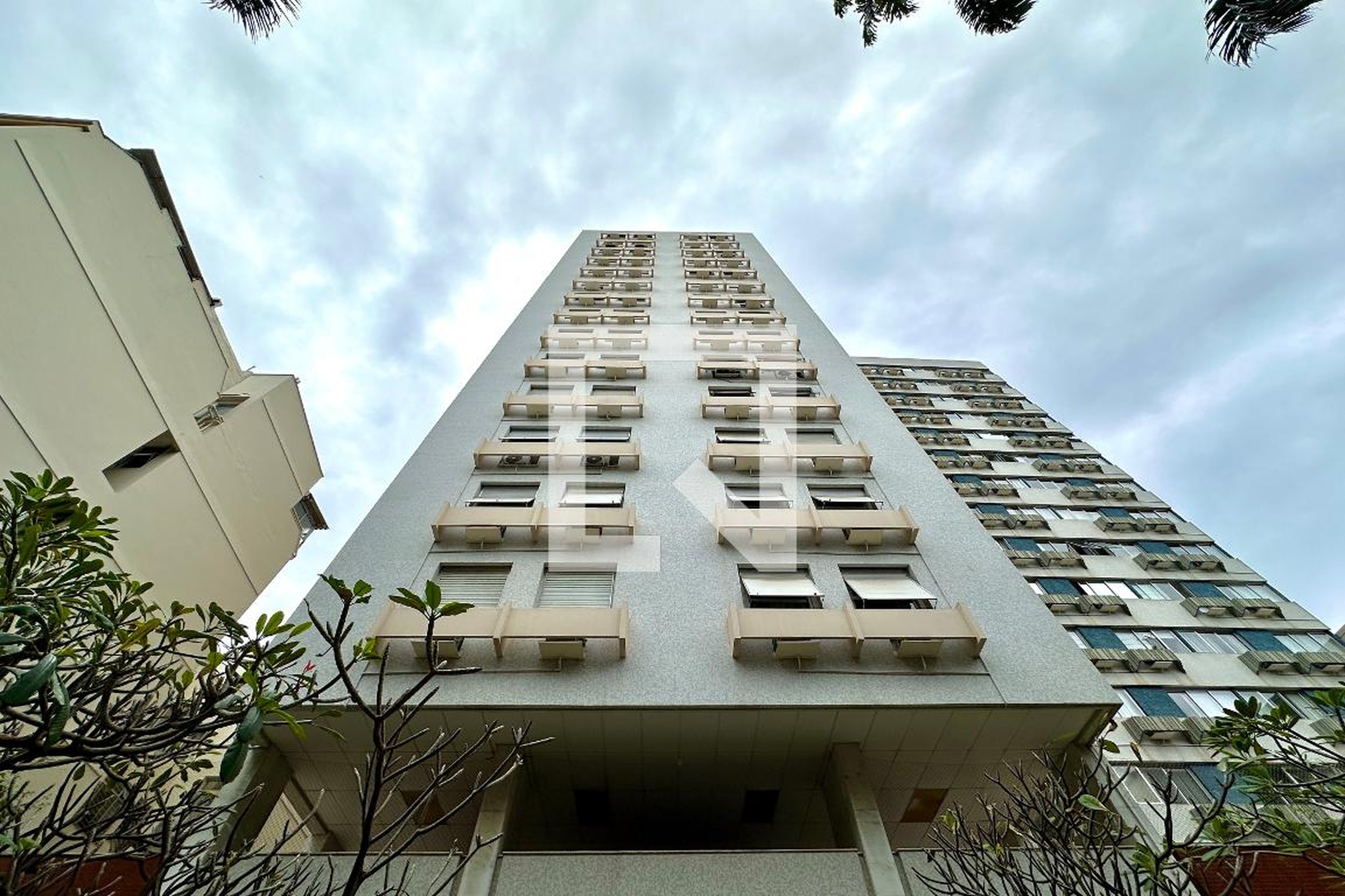 Fachada Condomínio Maison de Palmes