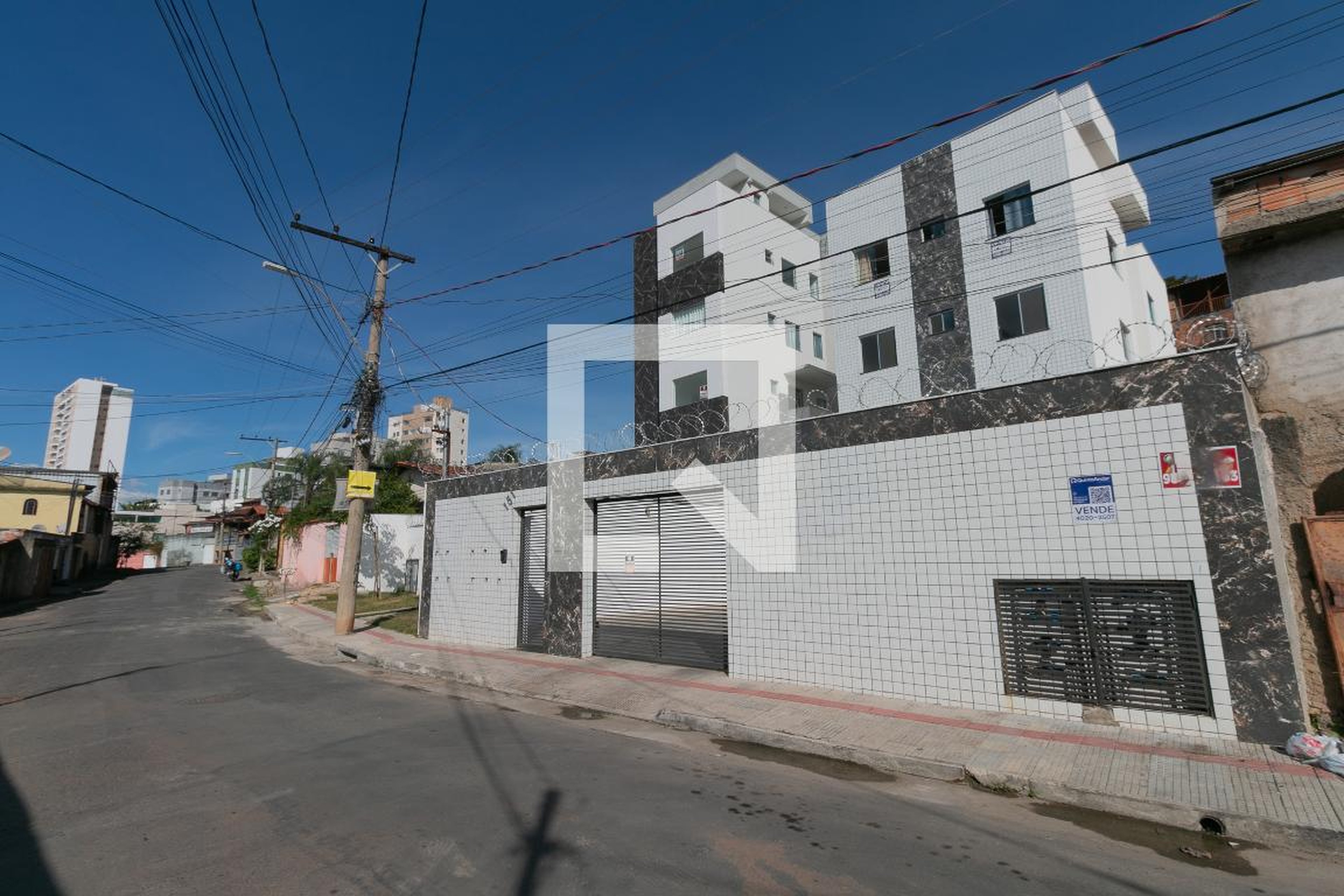 Fachada Condomínio em Rua dos Marmelos, 151