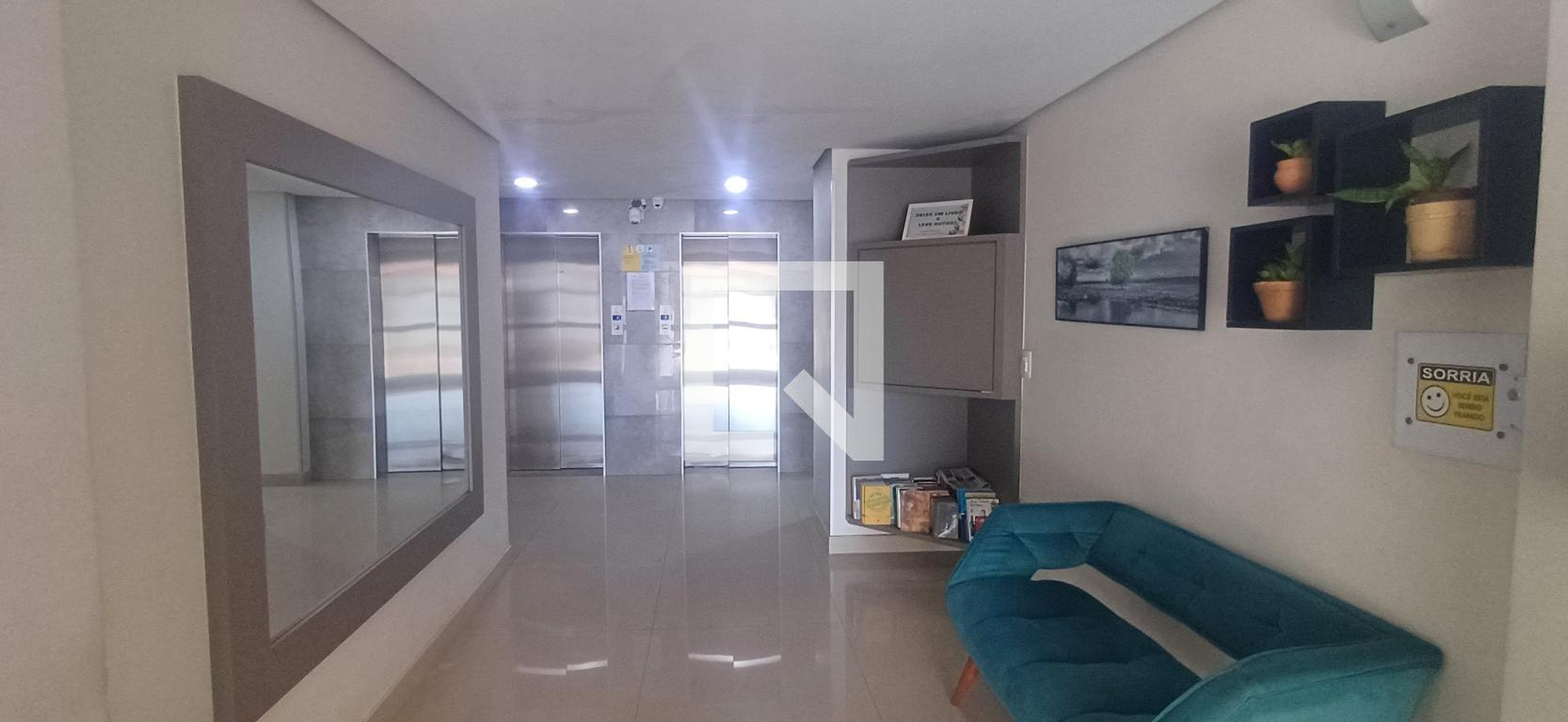 Hall de entrada Condomínio Porta do Sol