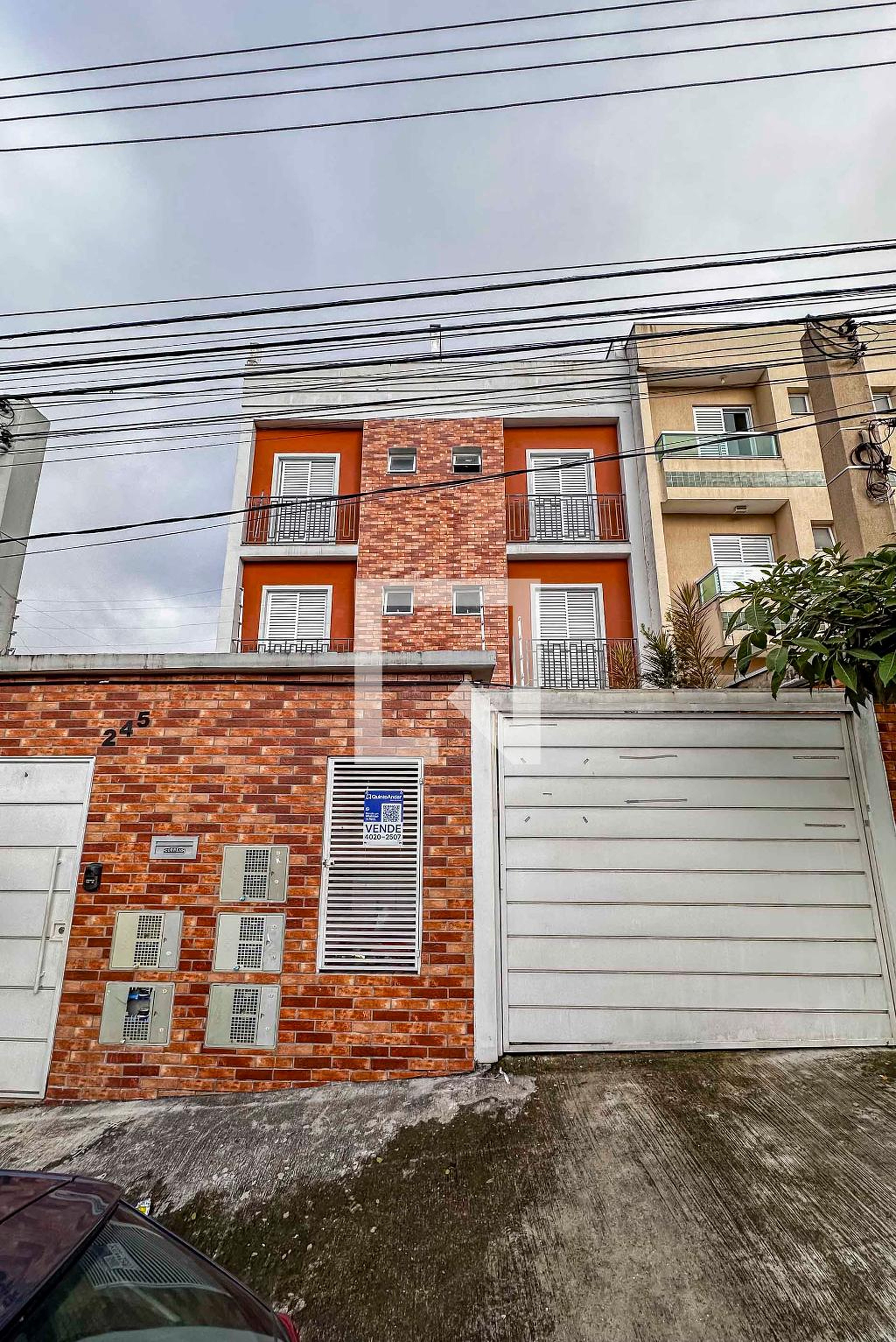 Fachada Condomínio em Rua Antônio Barreiros, 245