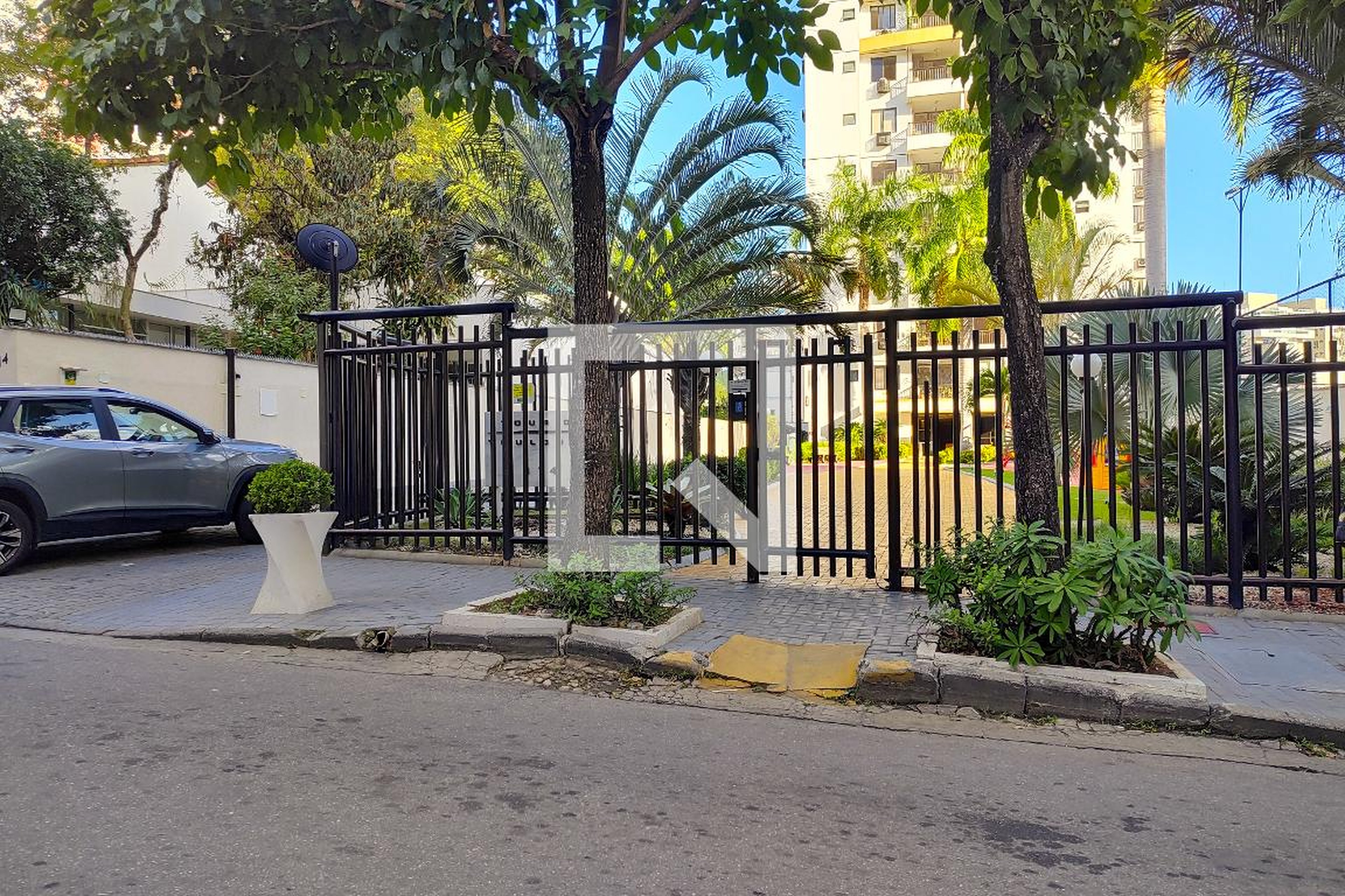 Fachada do condomínio Condomínio Tour de Toulouse