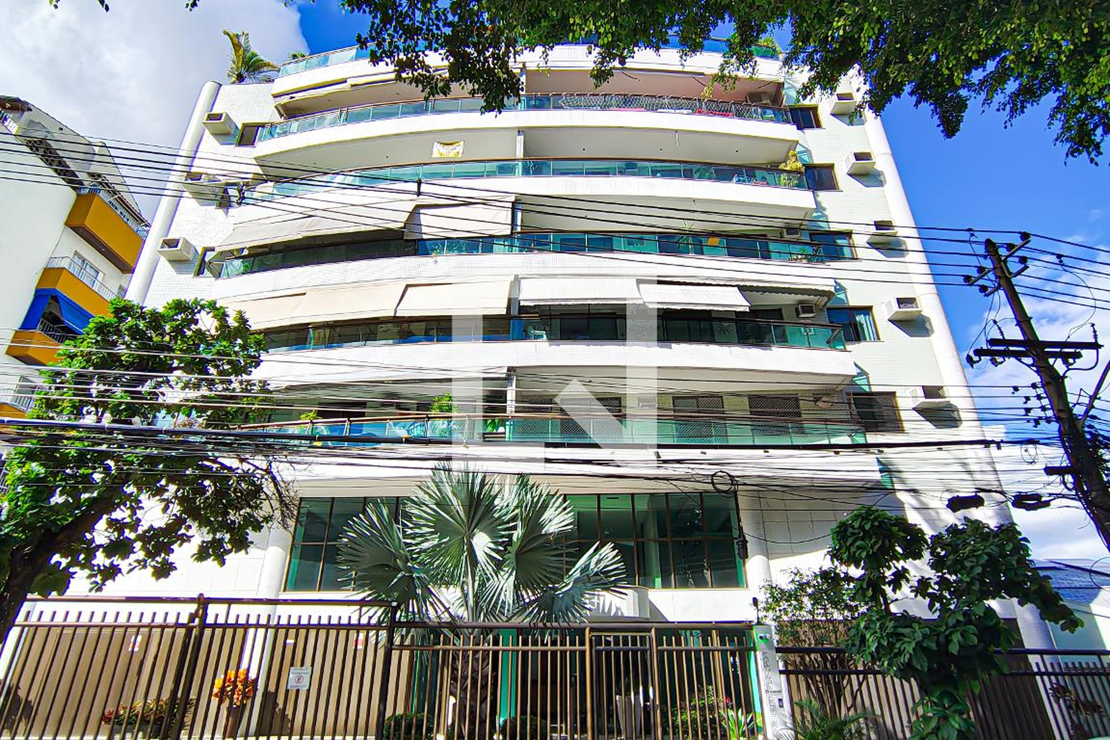 Fachada Condomínio Maias