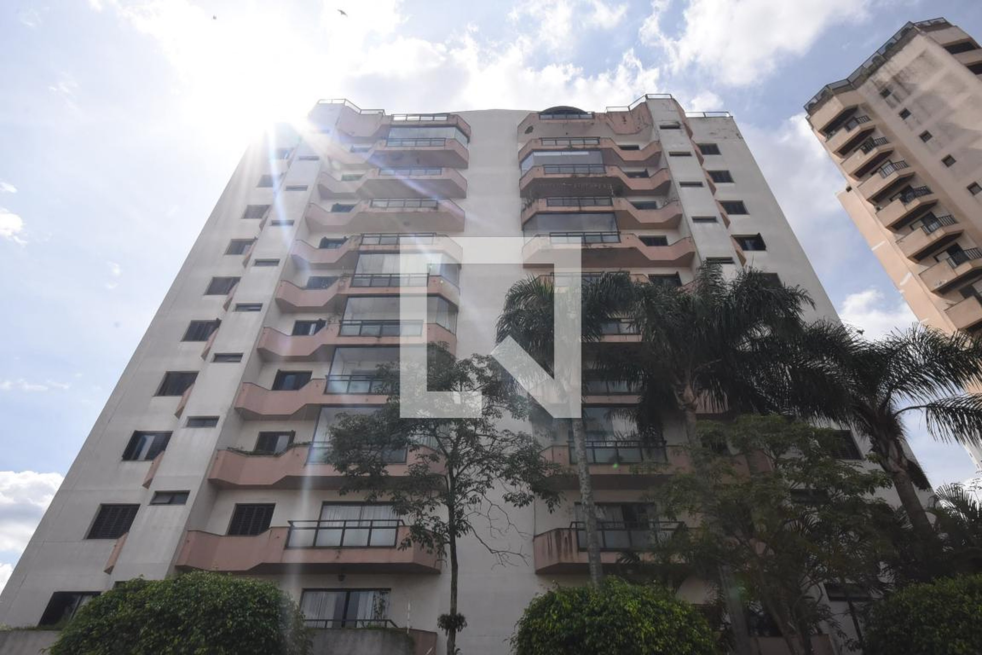 Fachada Condomínio Lebon Regis