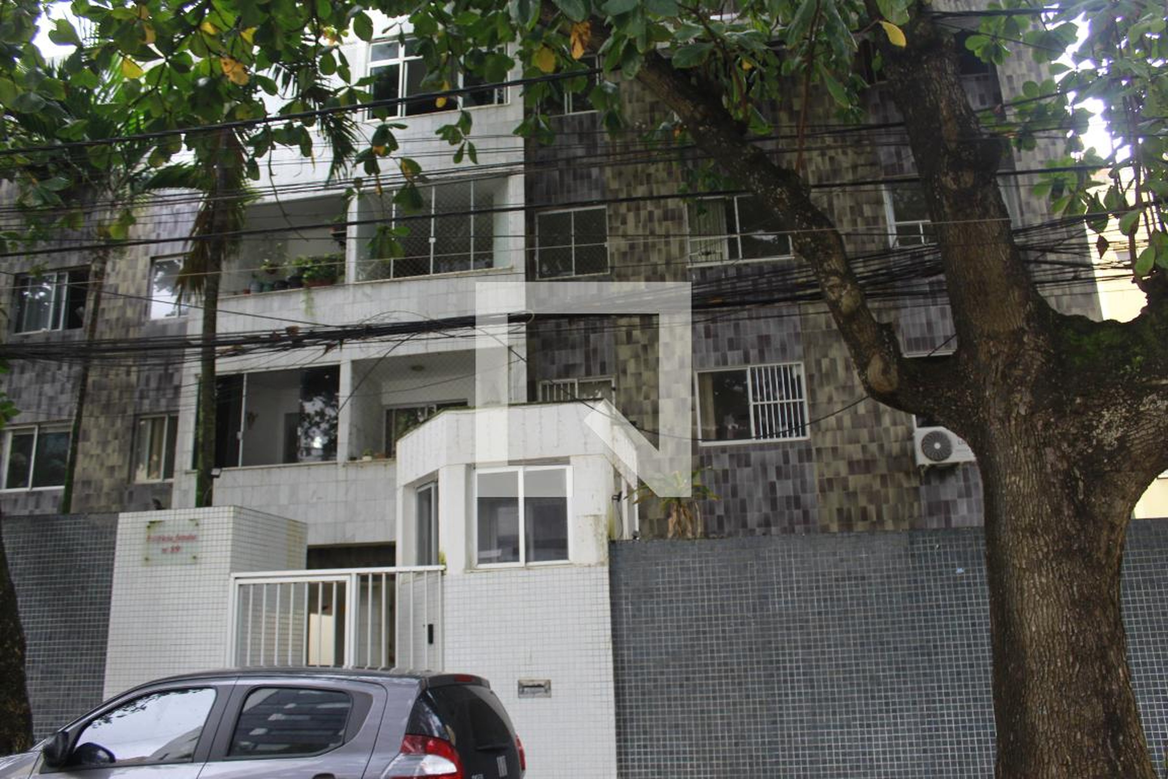 Fachada Condomínio em Rua Professor Cassilandro Barbuda, 89