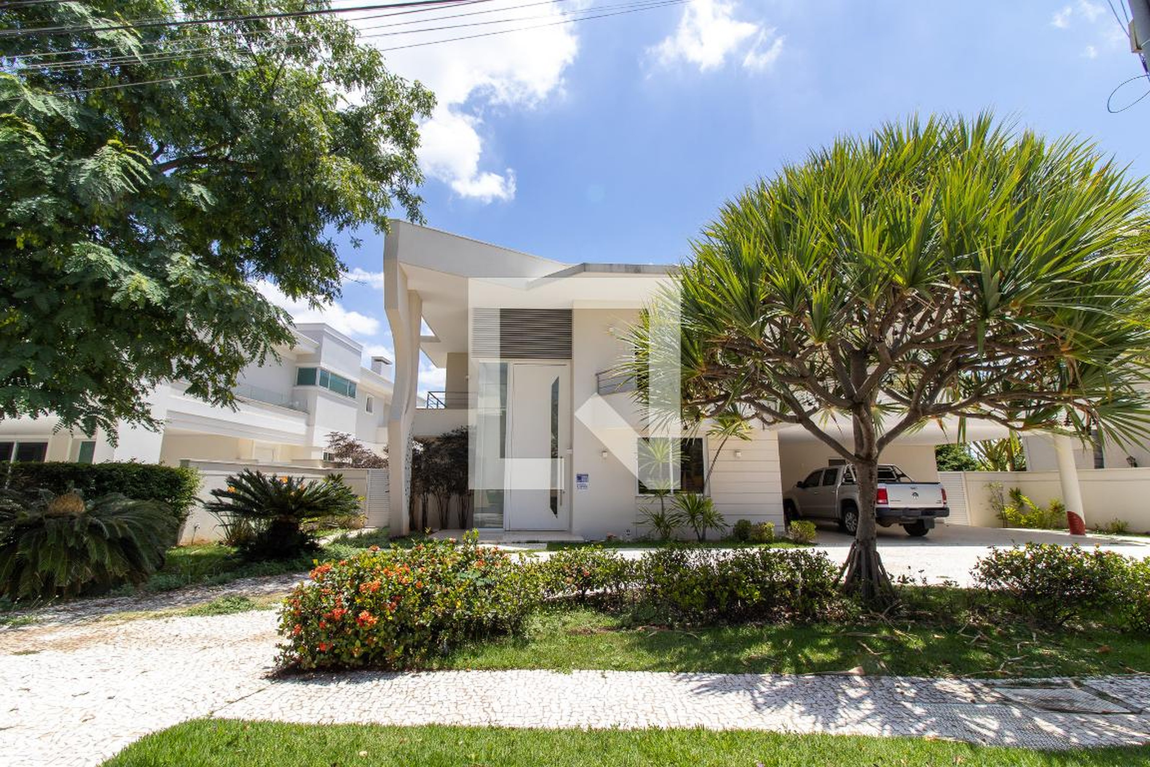 Fachada Condomínio em Rua Sabiuna, 210