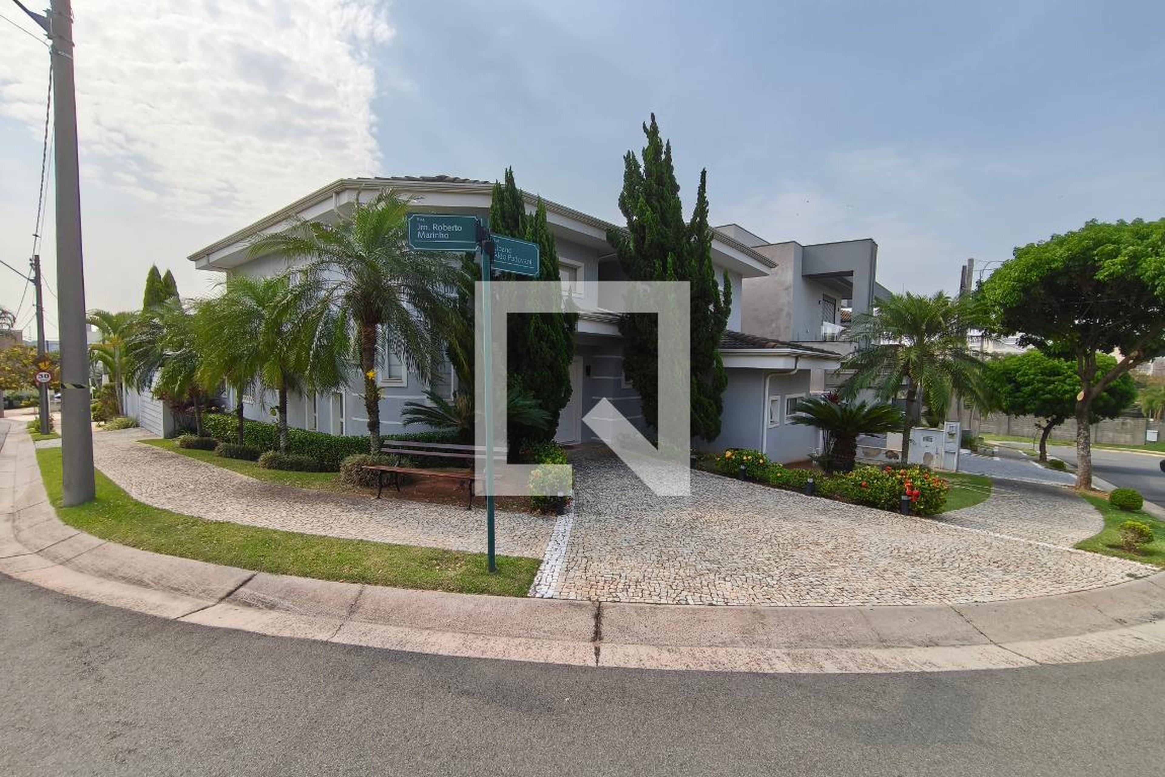 Fachada Condomínio em Avenida Dermival Bernardes Siqueira, 0