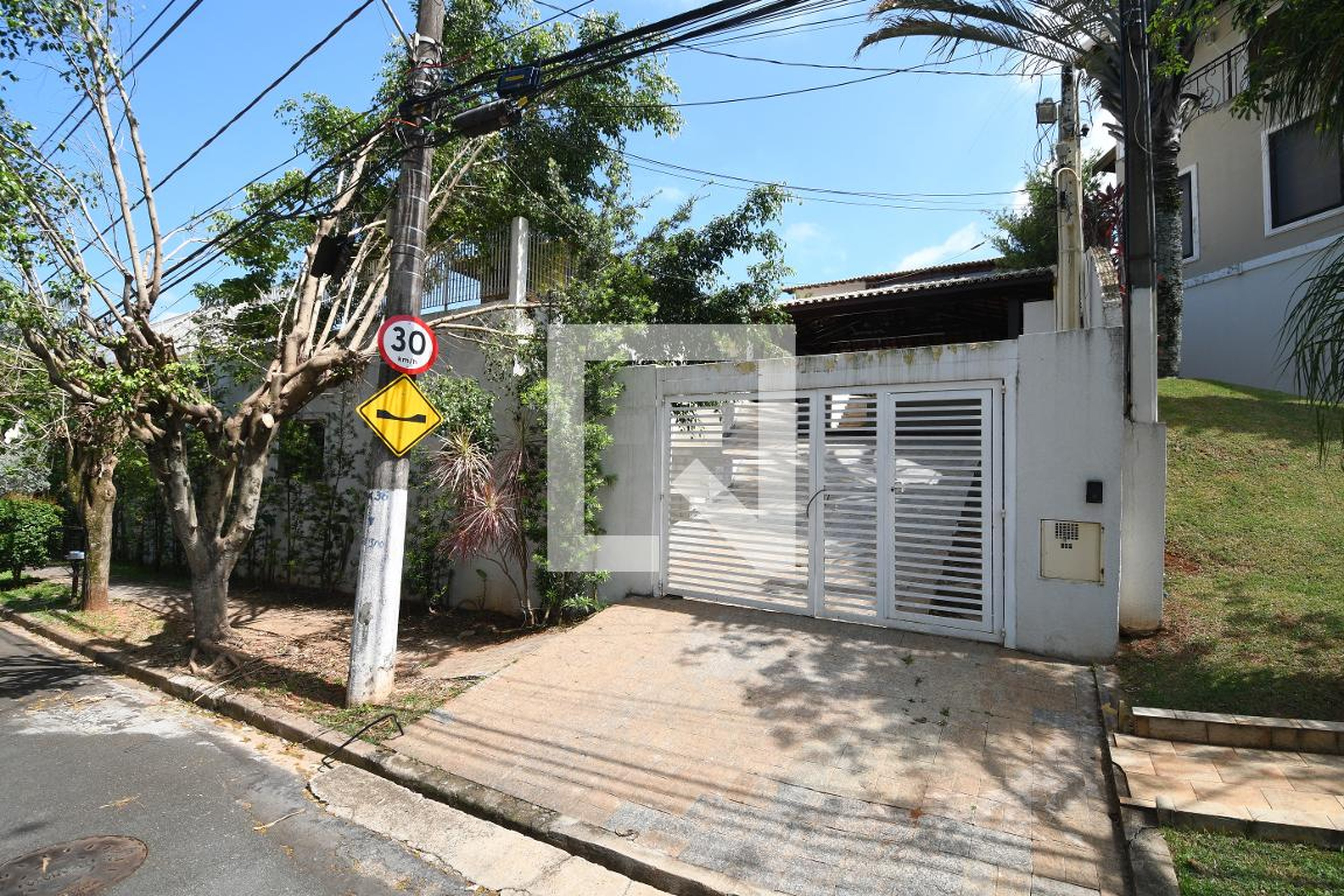 Fachada Condomínio em Rua da Glória, 501