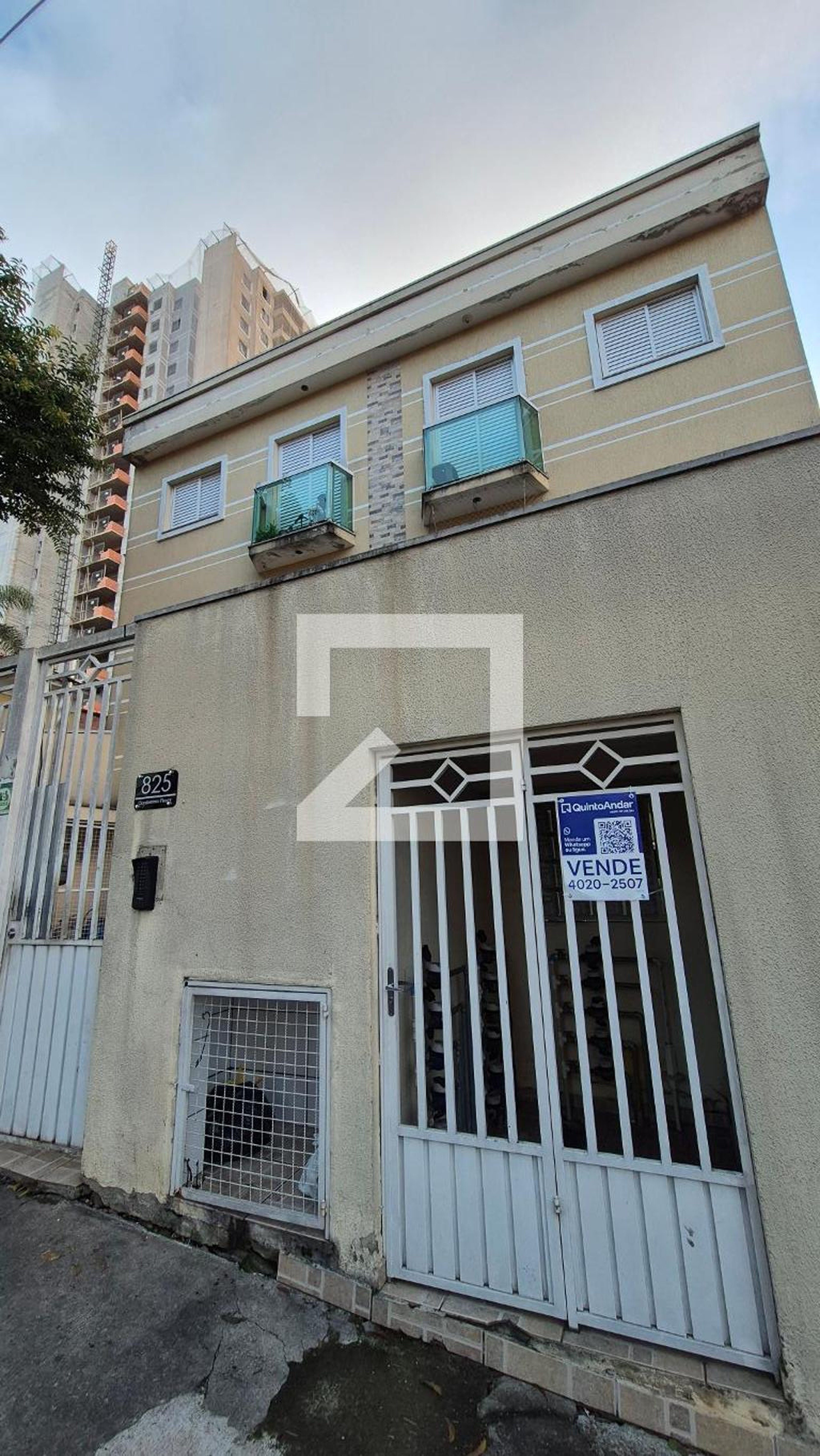 Fachada Condomínio em Rua dos Alpes, 825