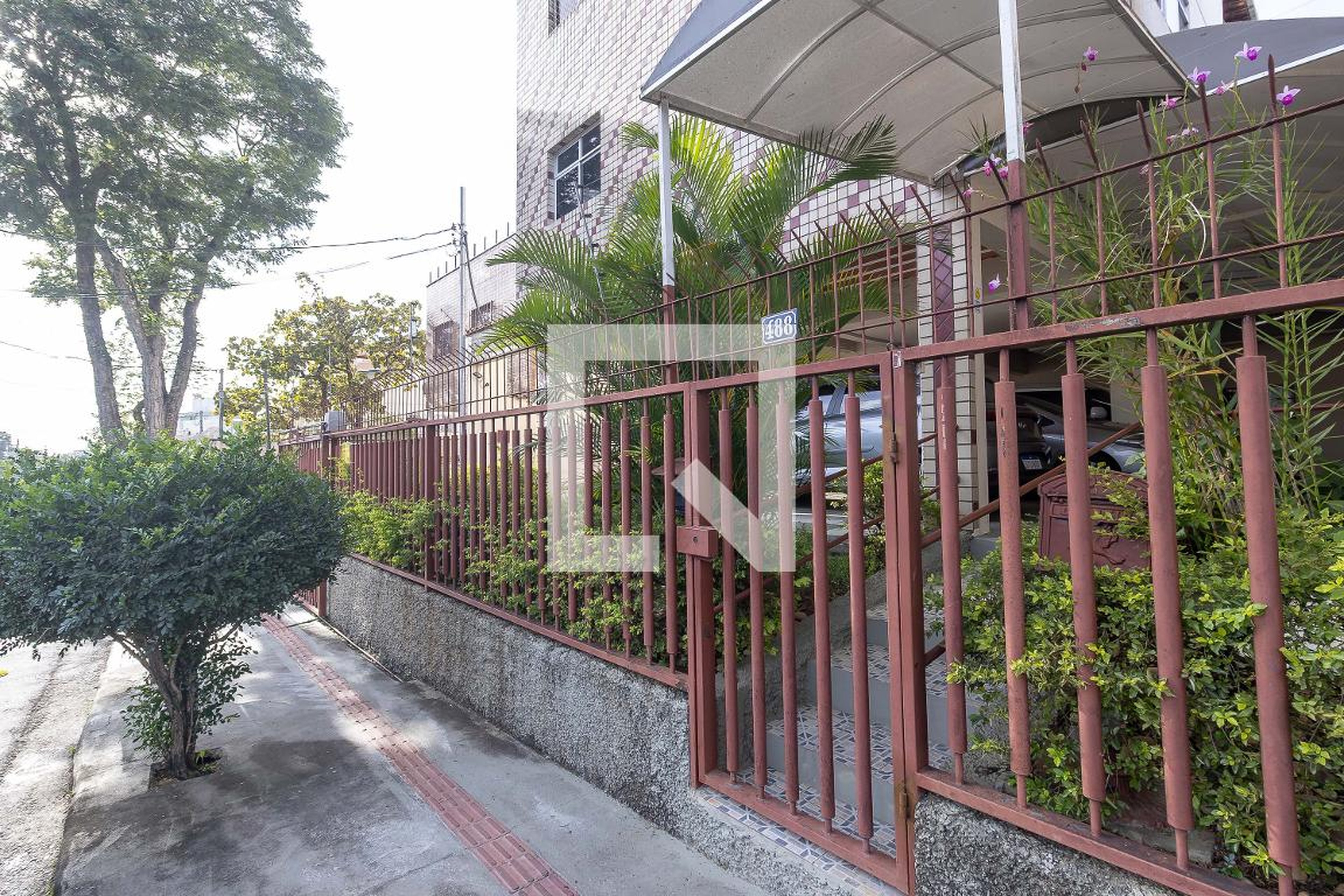 Fachada Condomínio em Rua Manoel Lopes Coelho, 488