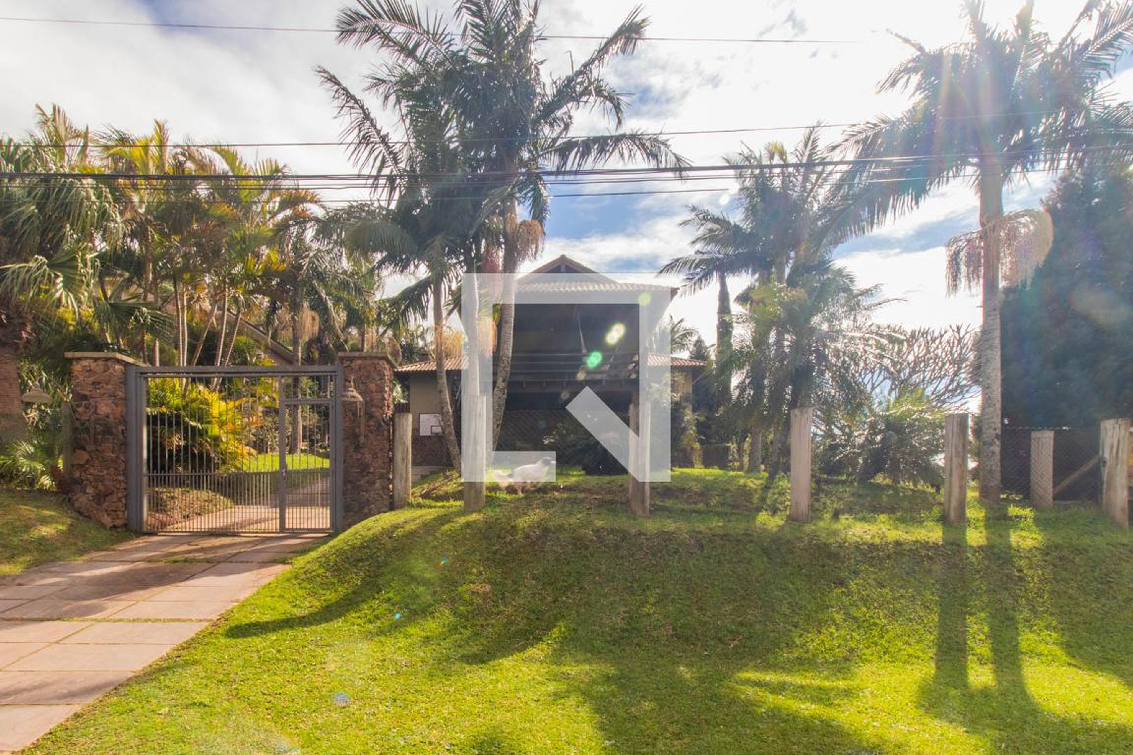 Fachada Condomínio em Estrada Jorge Pereira Nunes, 1780