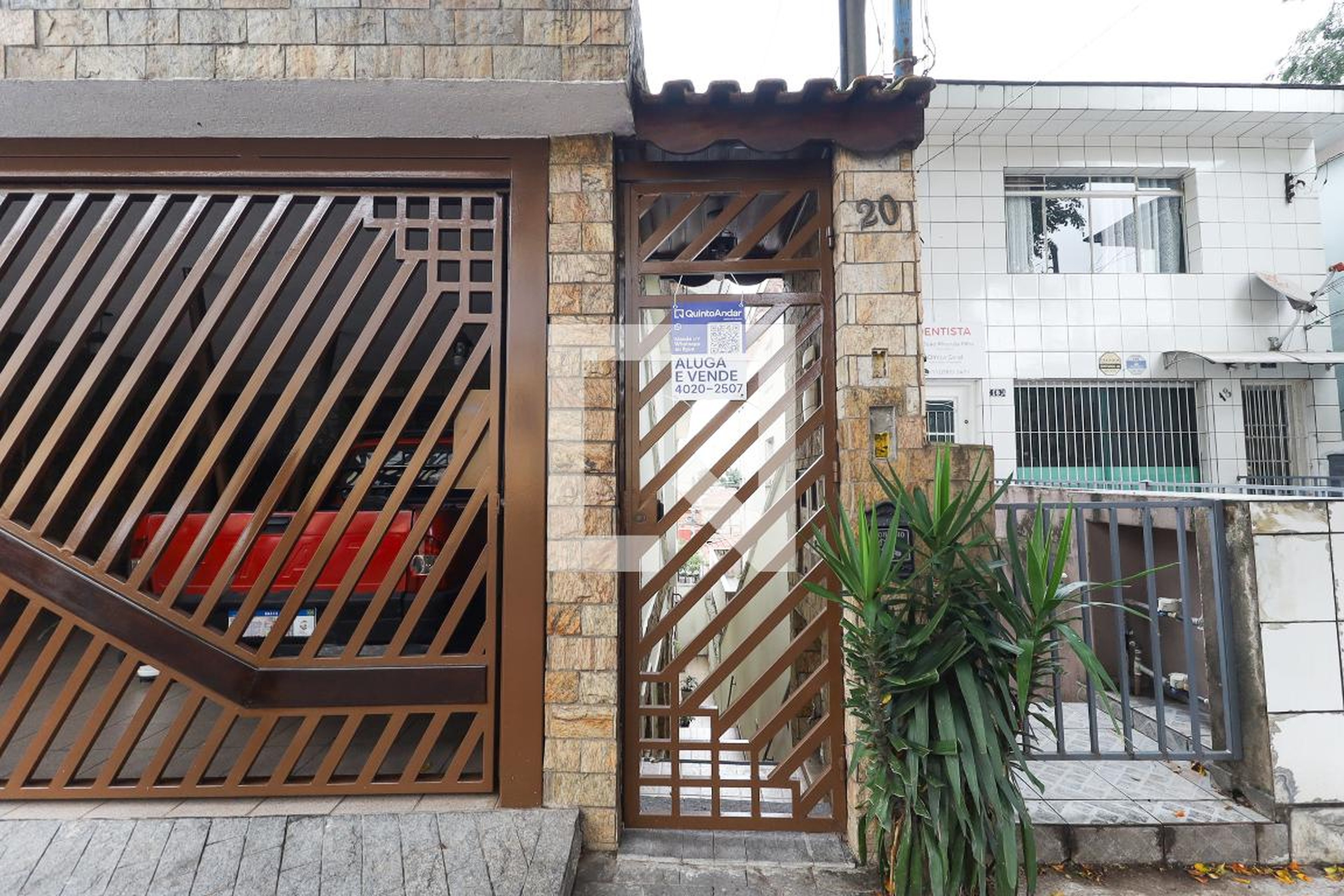 Fachada Condomínio em Rua Cássio de Almeida, 20