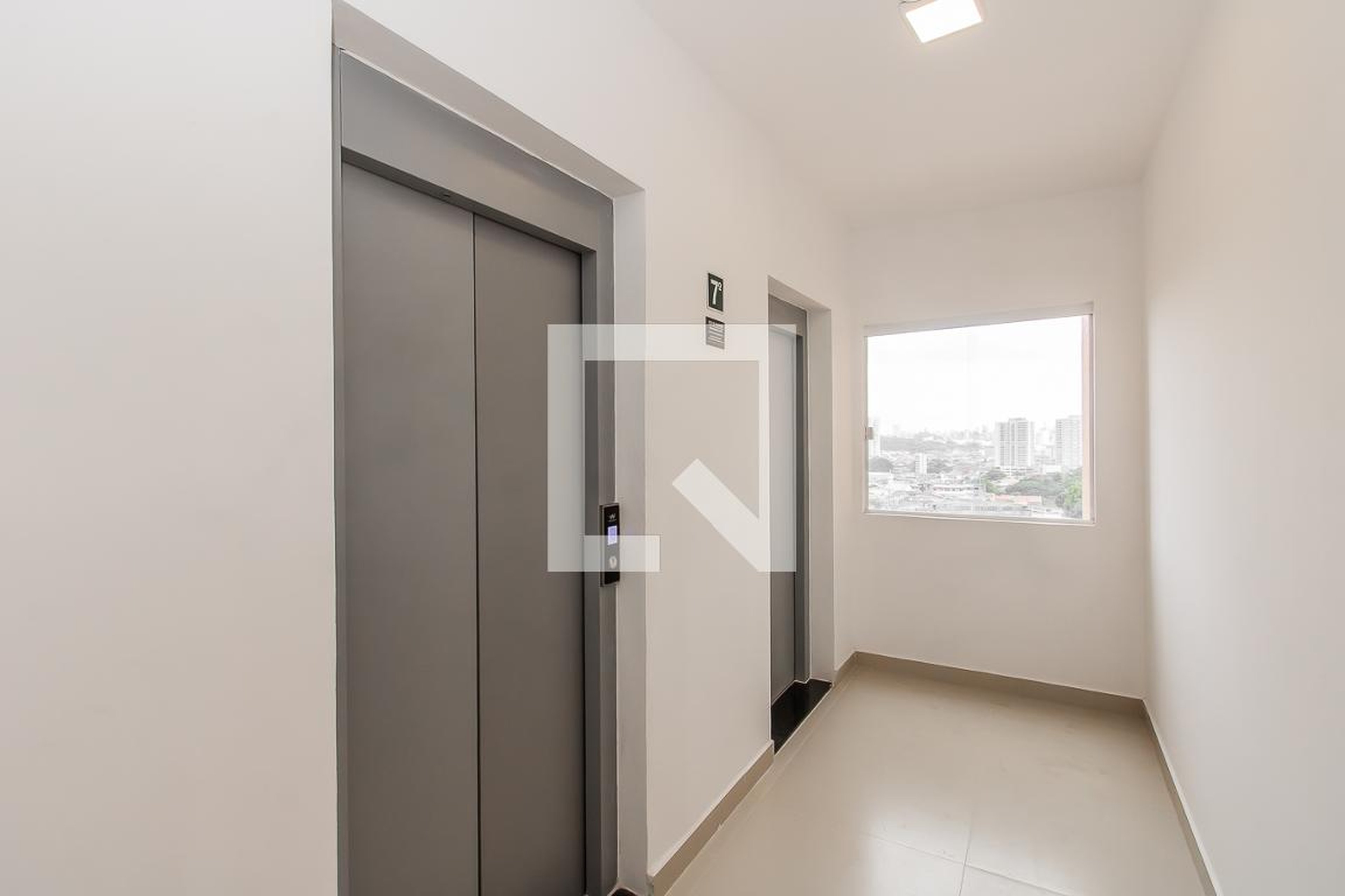 Elevador - Armando Ennio Lona