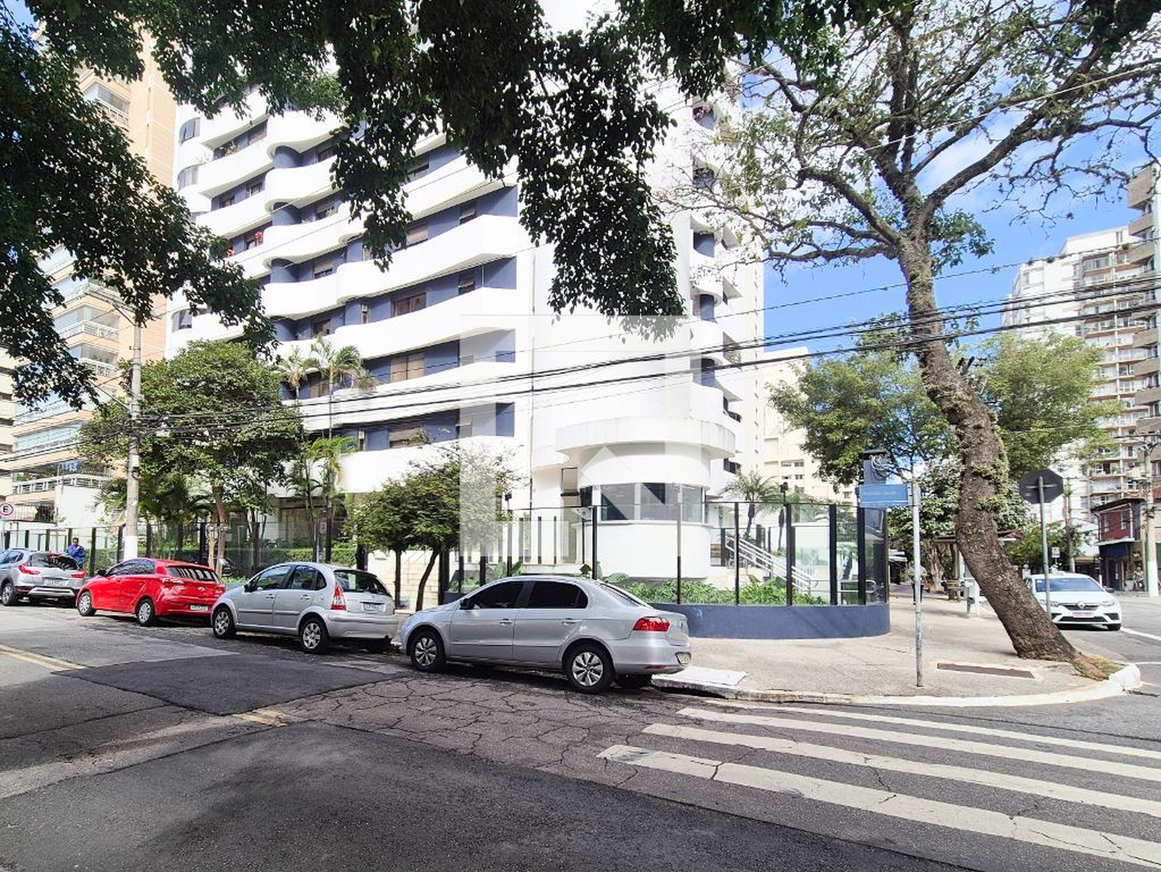 Fachada Condomínio Torre Branca