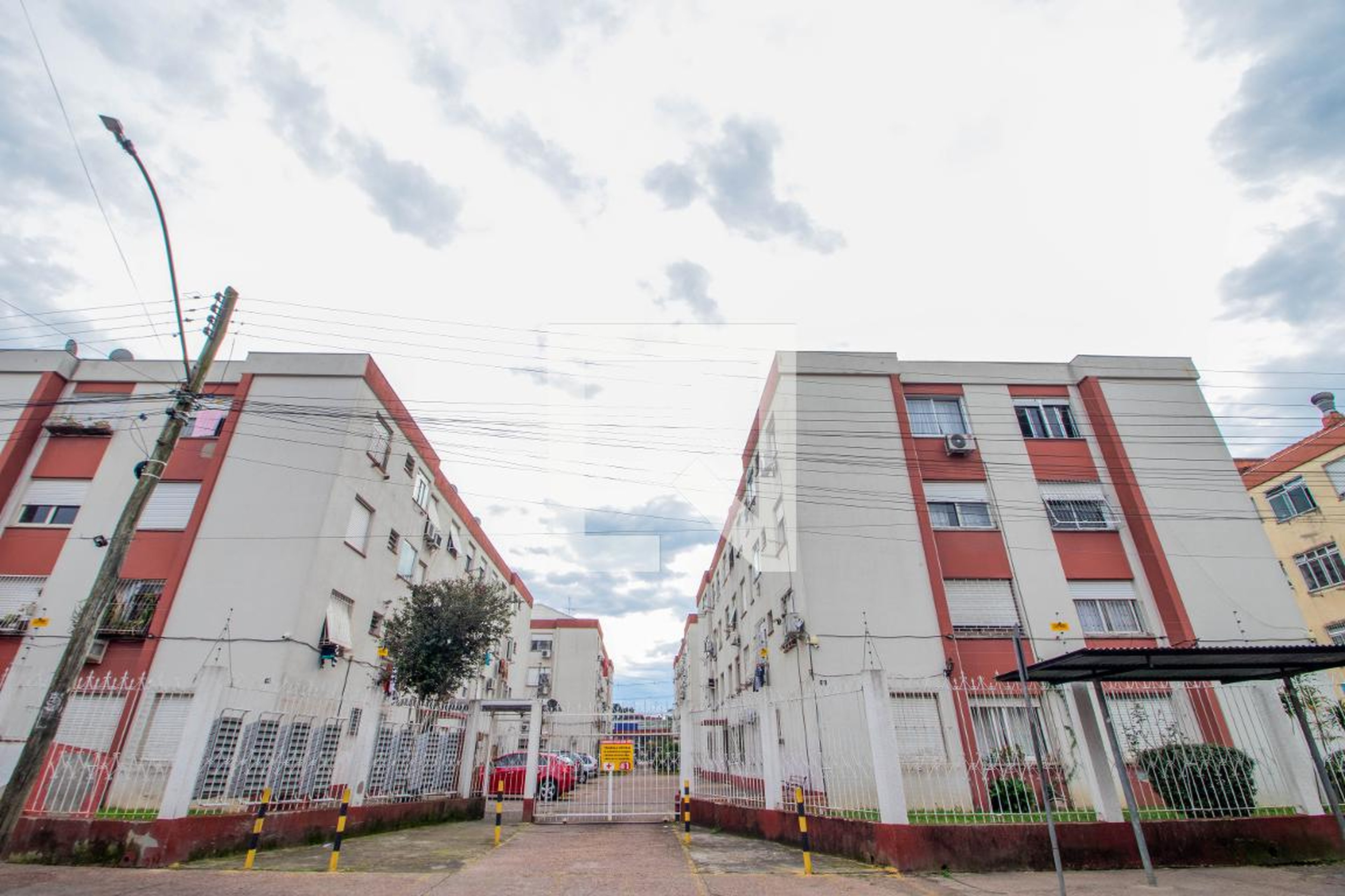 Fachada Condomínio em Rua Golda Meir, 105