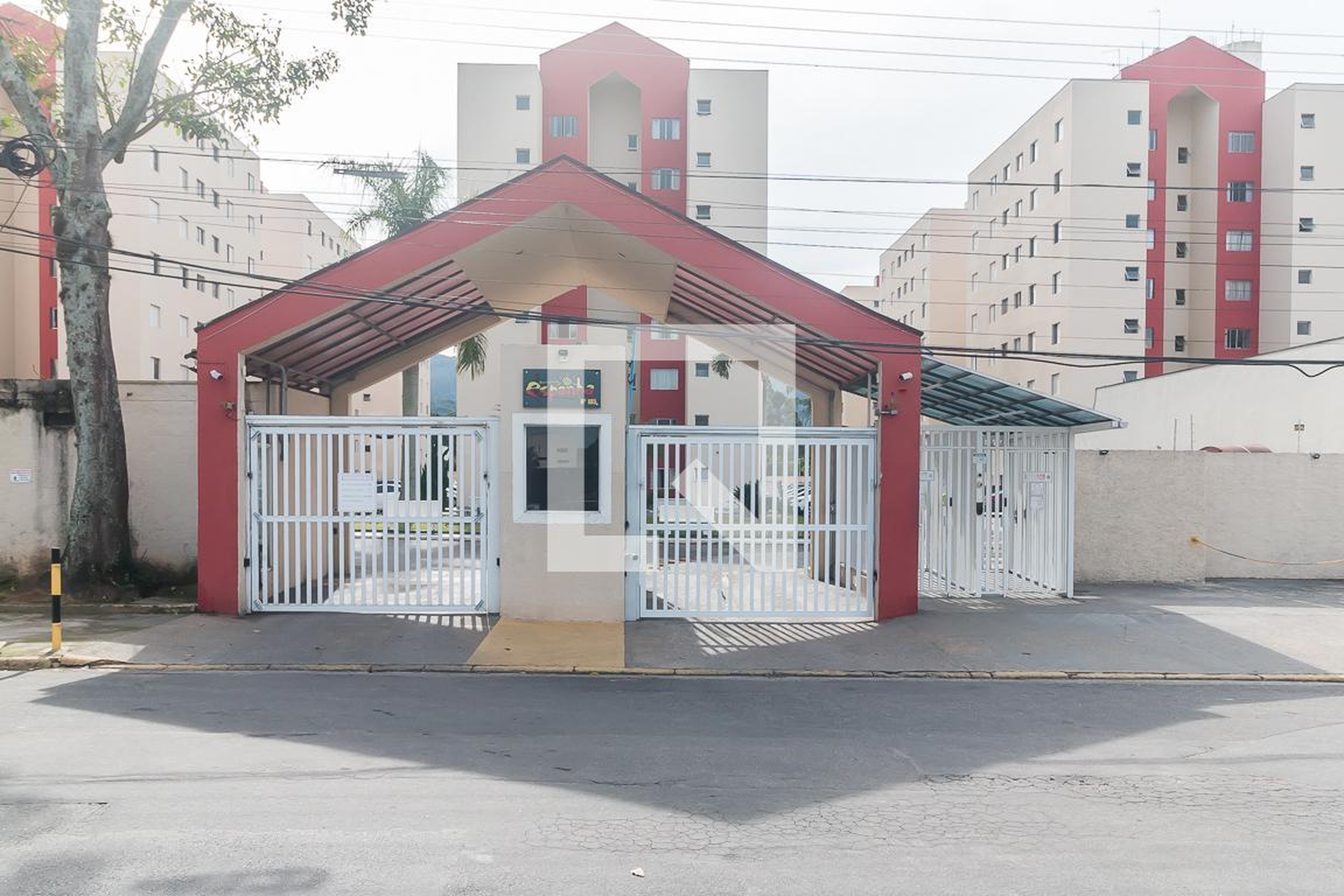 Fachada do Condomínio Condomínio Espanha 1