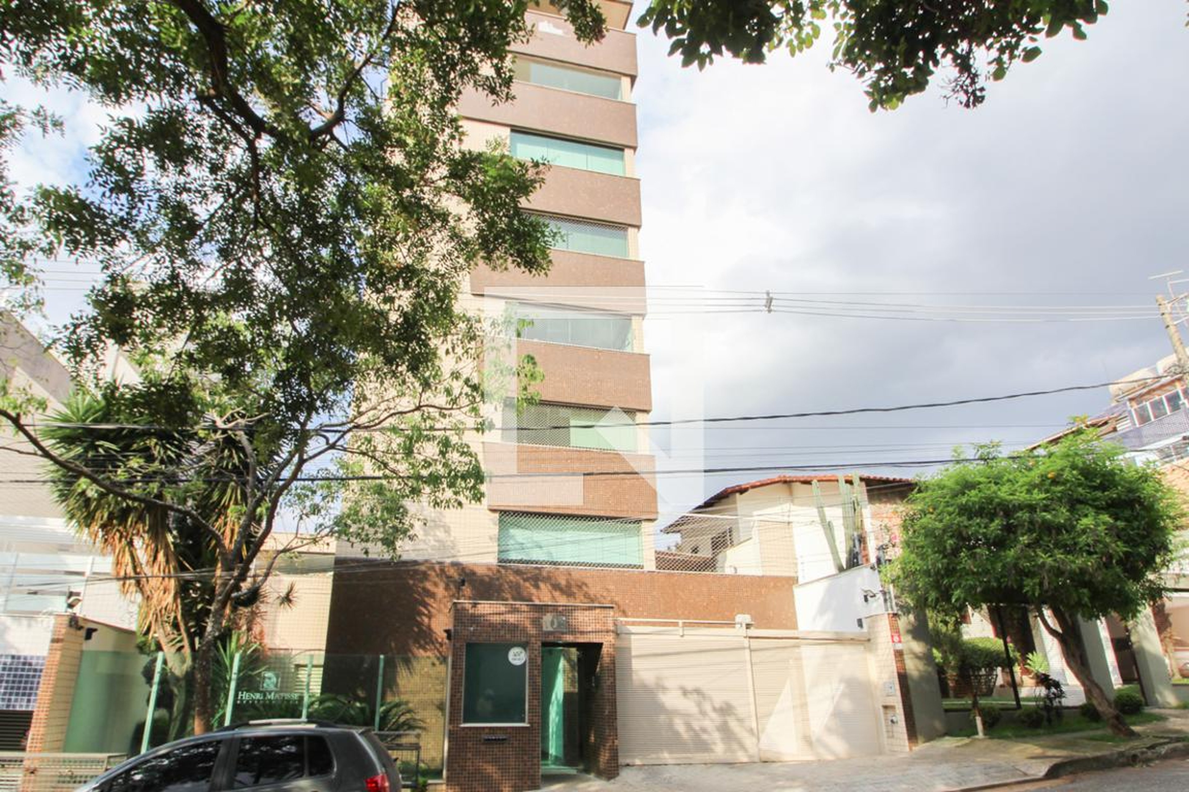 Fachada Condomínio em Rua Castelo de Rodrigo, 106