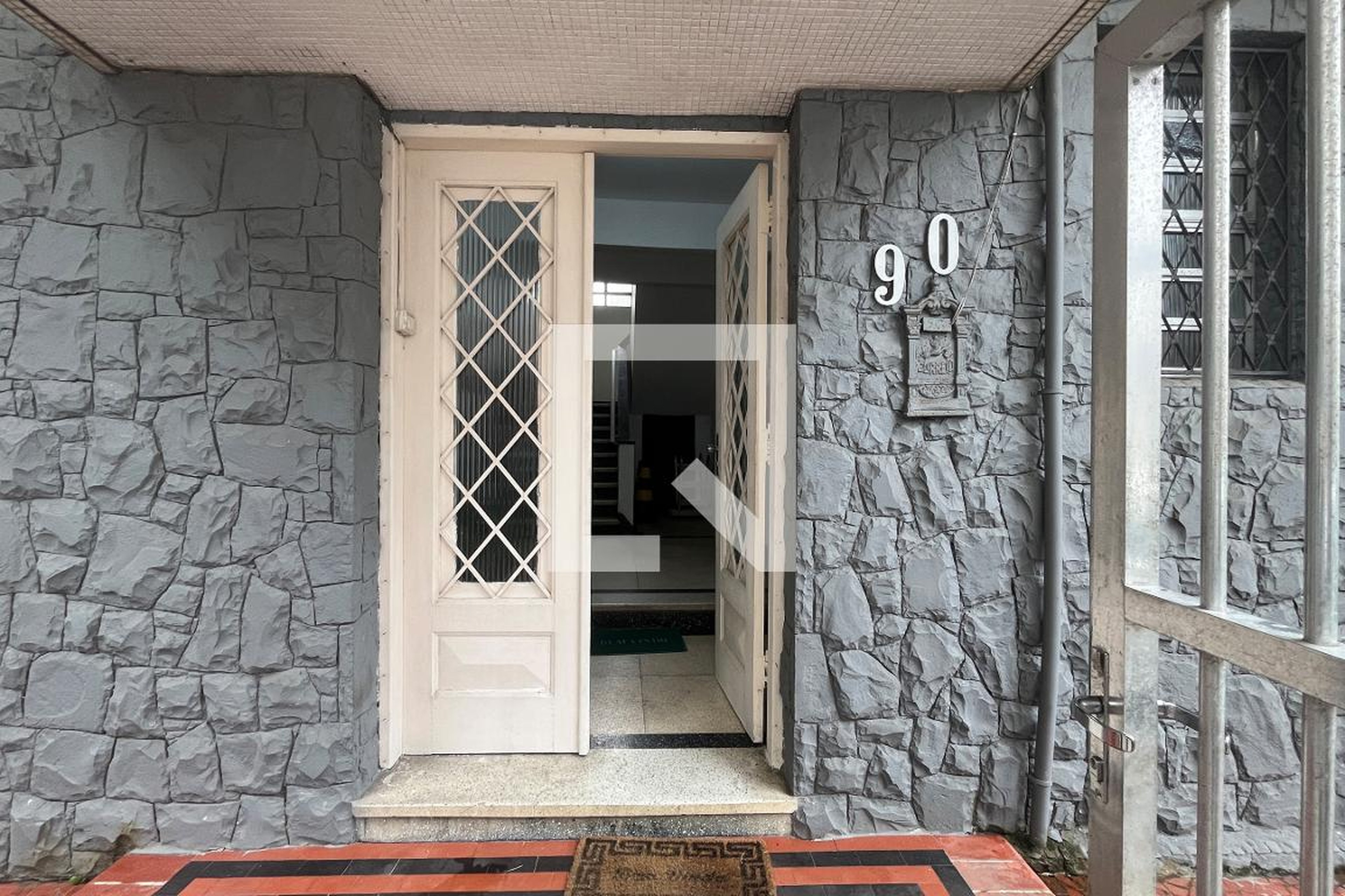 Fachada Condomínio em Avenida Doutor Cláudio Luiz da Costa, 90