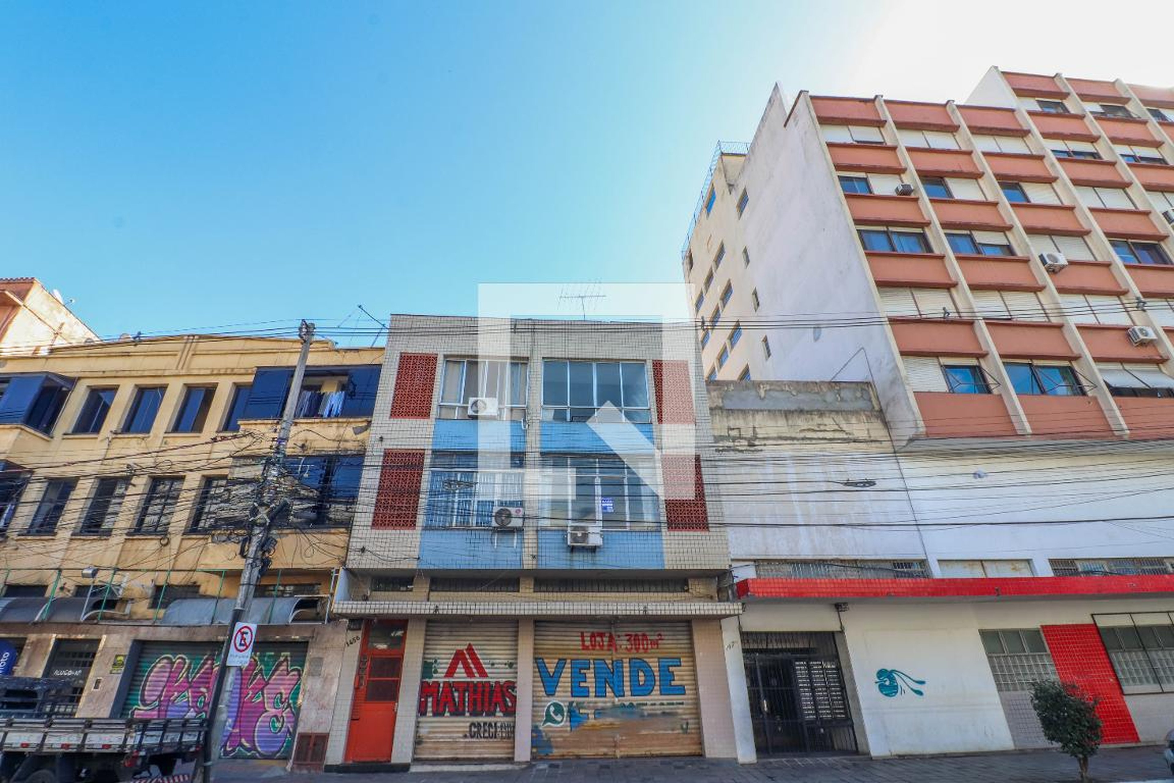 Fachada Condomínio Álvaro Esteves