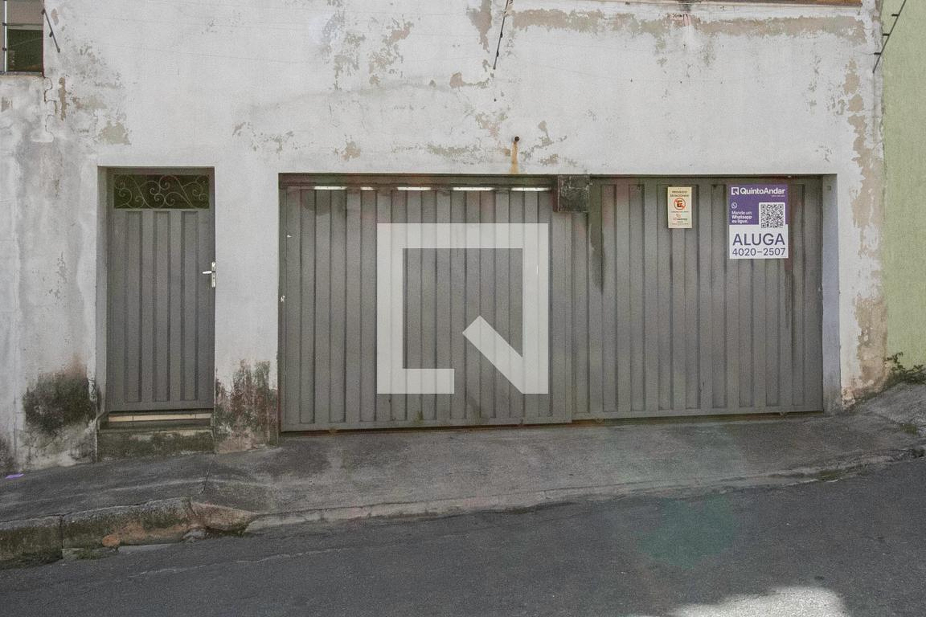 Fachada Condomínio em Rua Marianita, 110