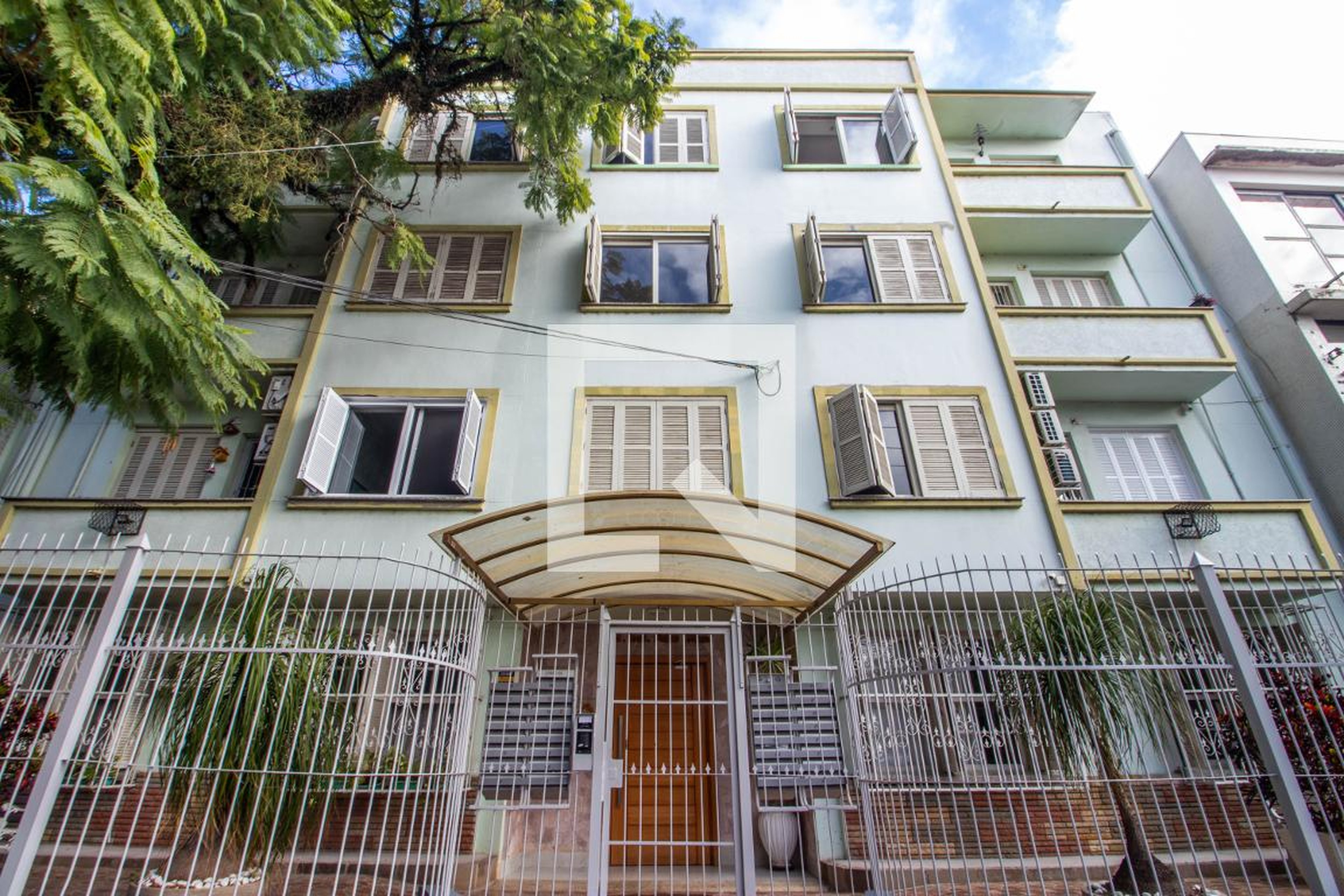 Fachada Condomínio em Rua Pelotas, 393