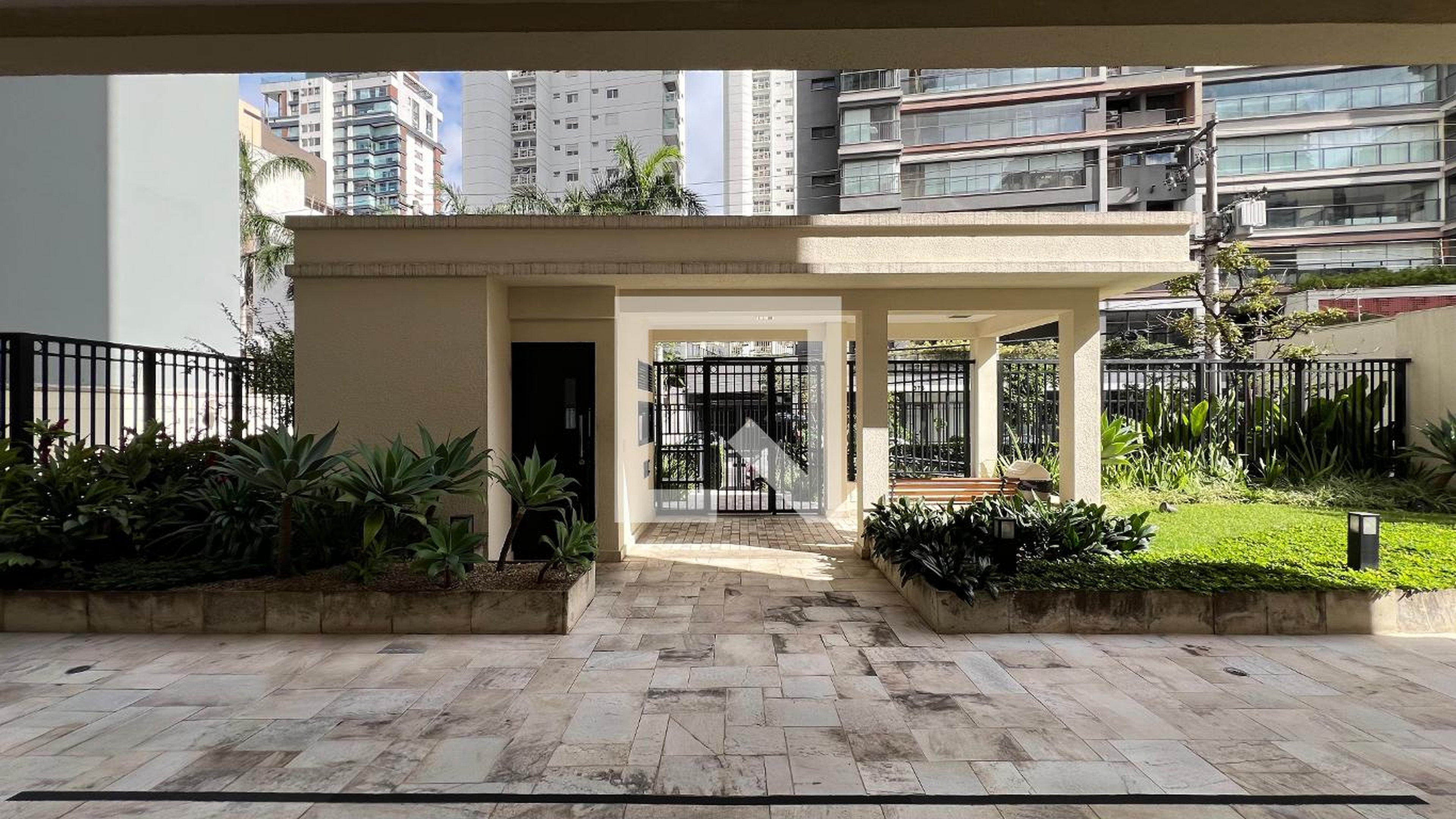Entrada - Edifício Attuale