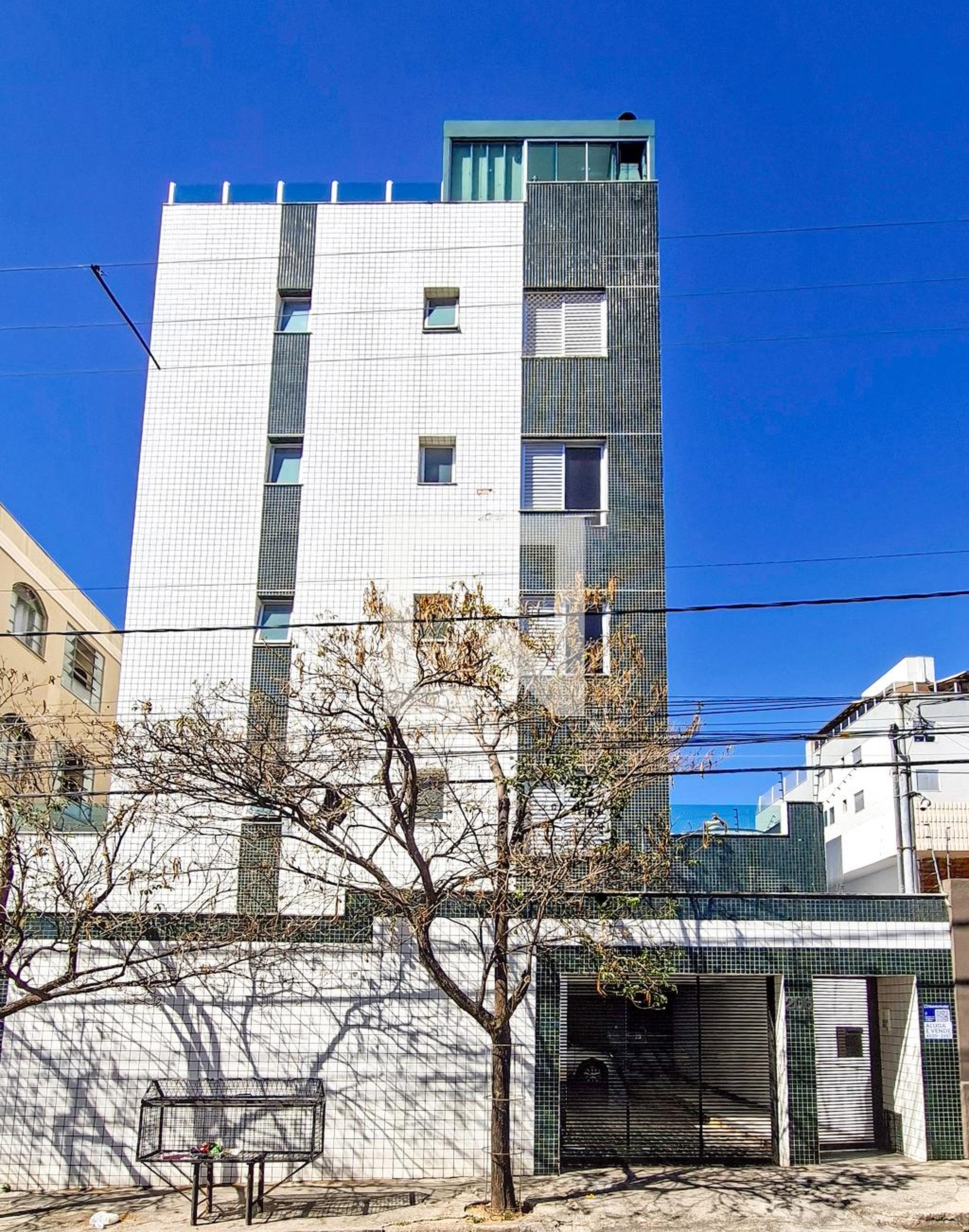 Fachada Condomínio em Rua Bolivar, 206