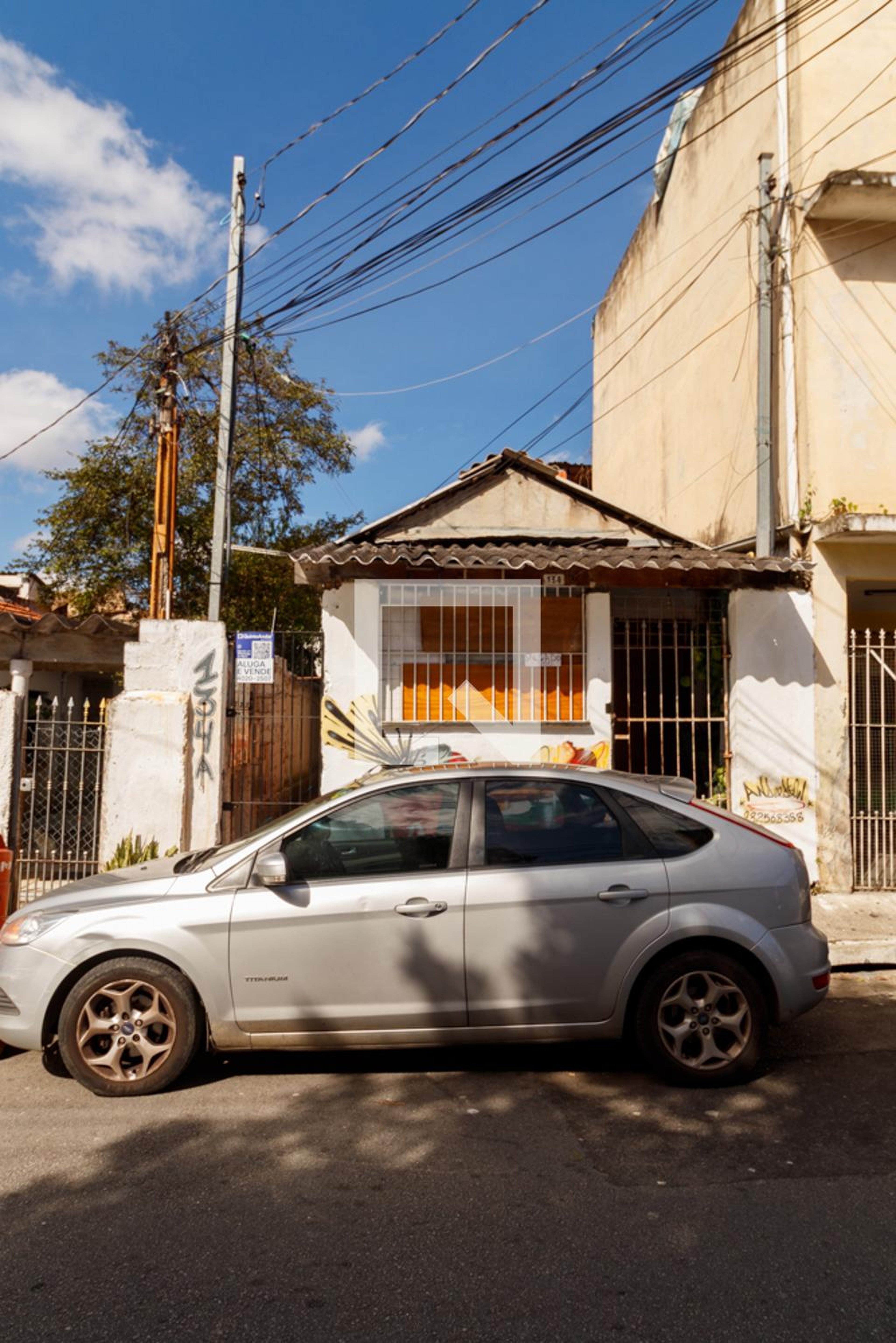 Fachada Condomínio em Rua Ester Elisa, 134