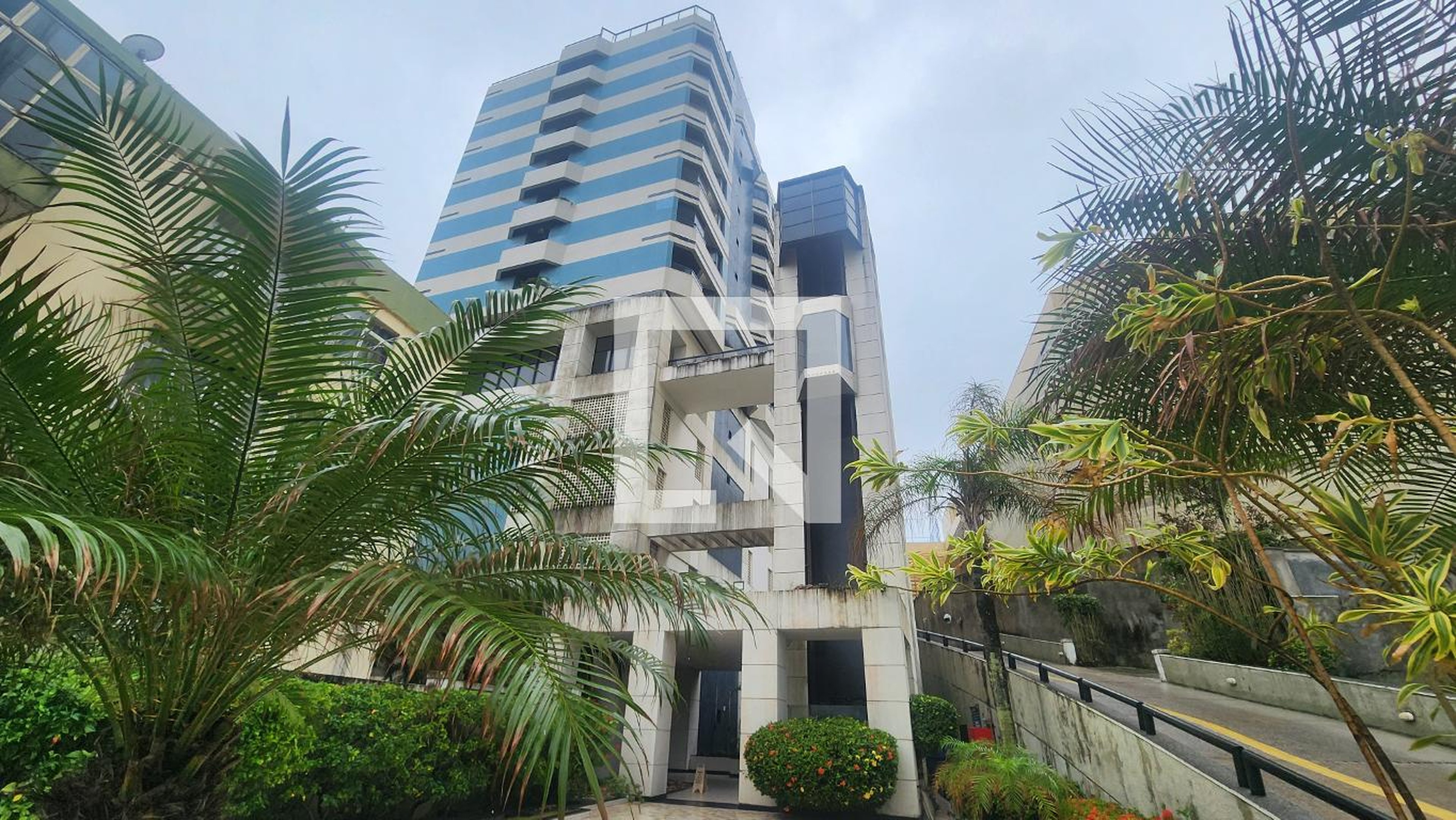 Fachada Condomínio Barra Tropical