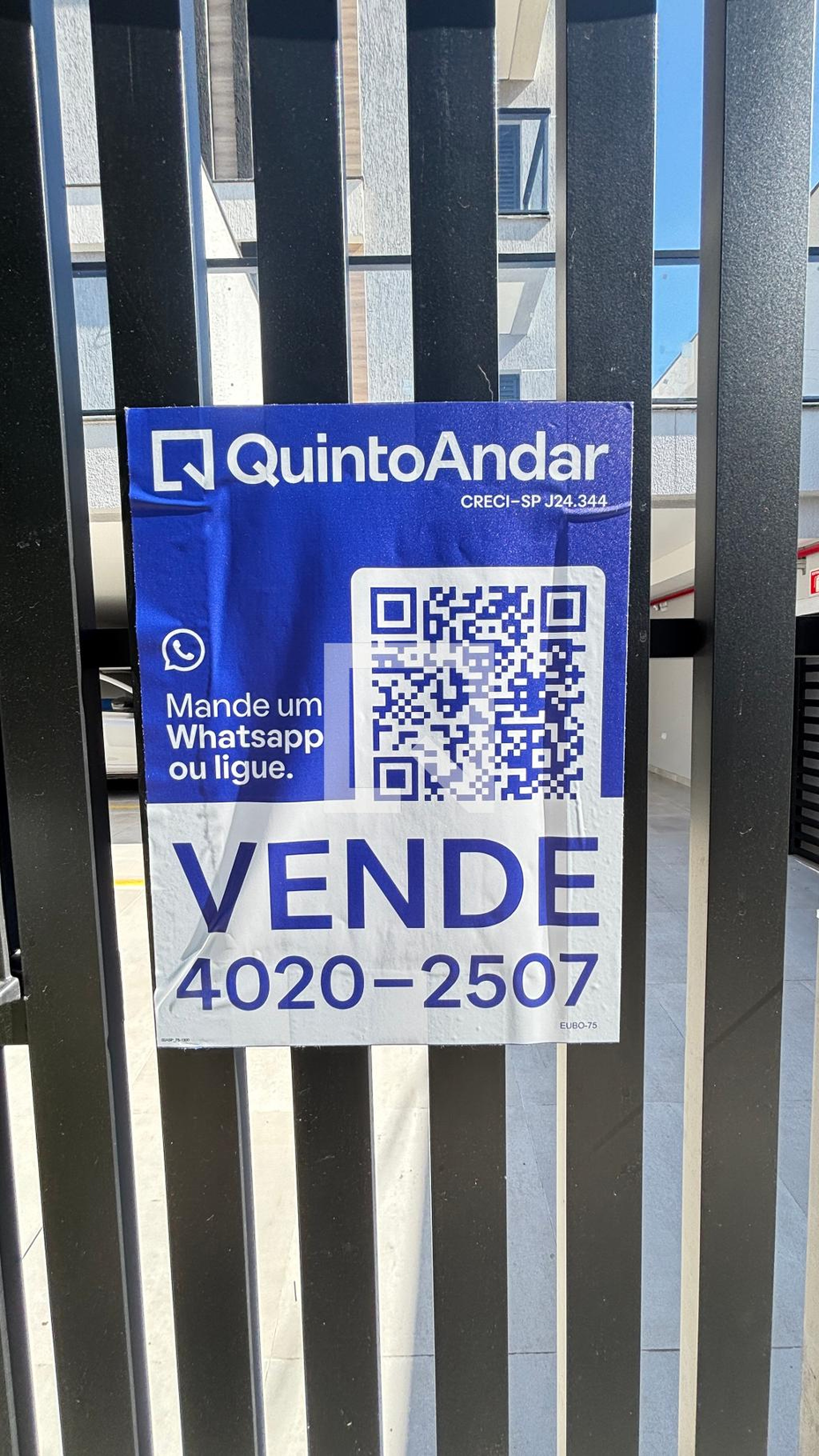 Fachada Condomínio em Rua Antônio Cardoso Franco, 196