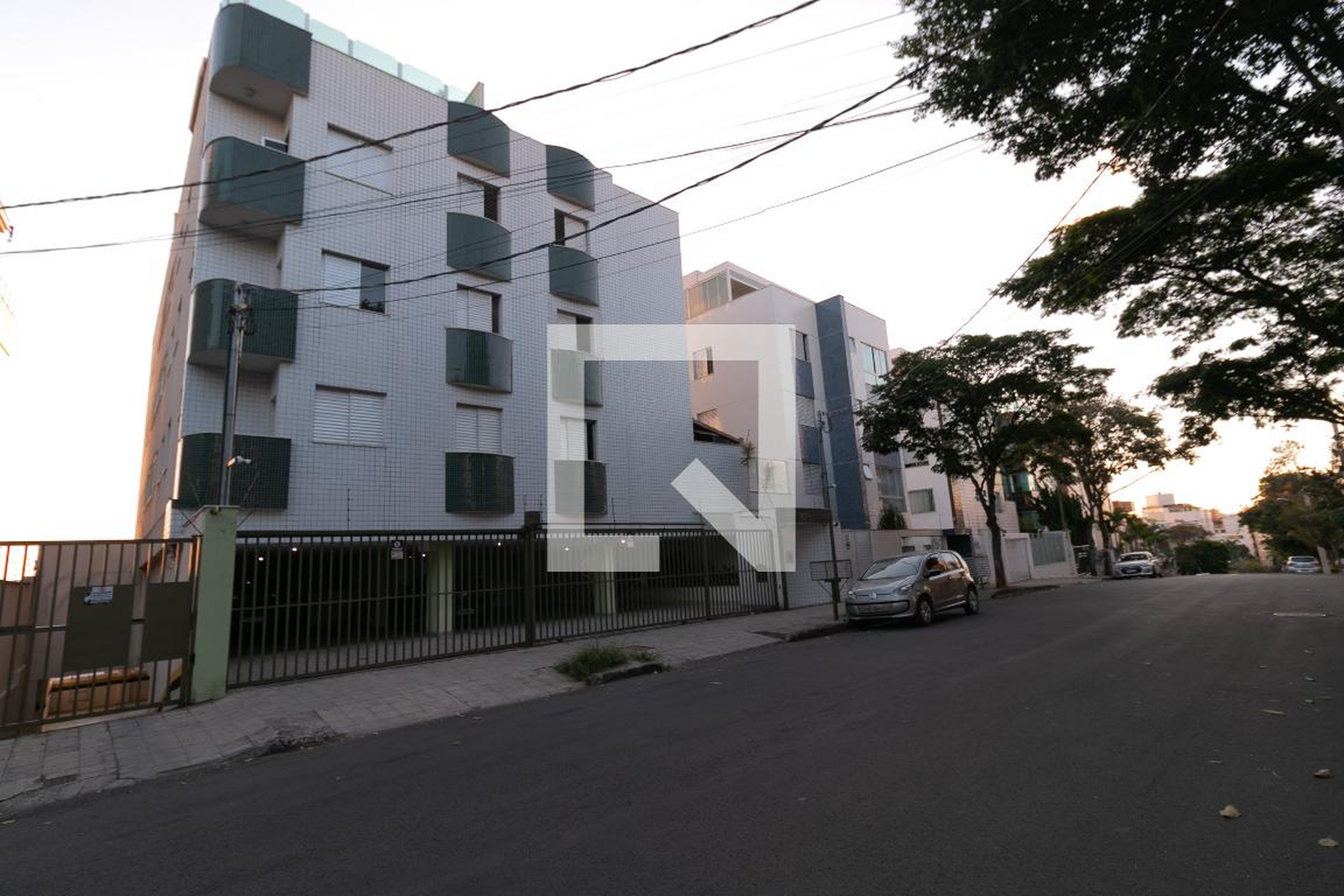 Fachada Condomínio em Rua Desembargador José Satyro, 590