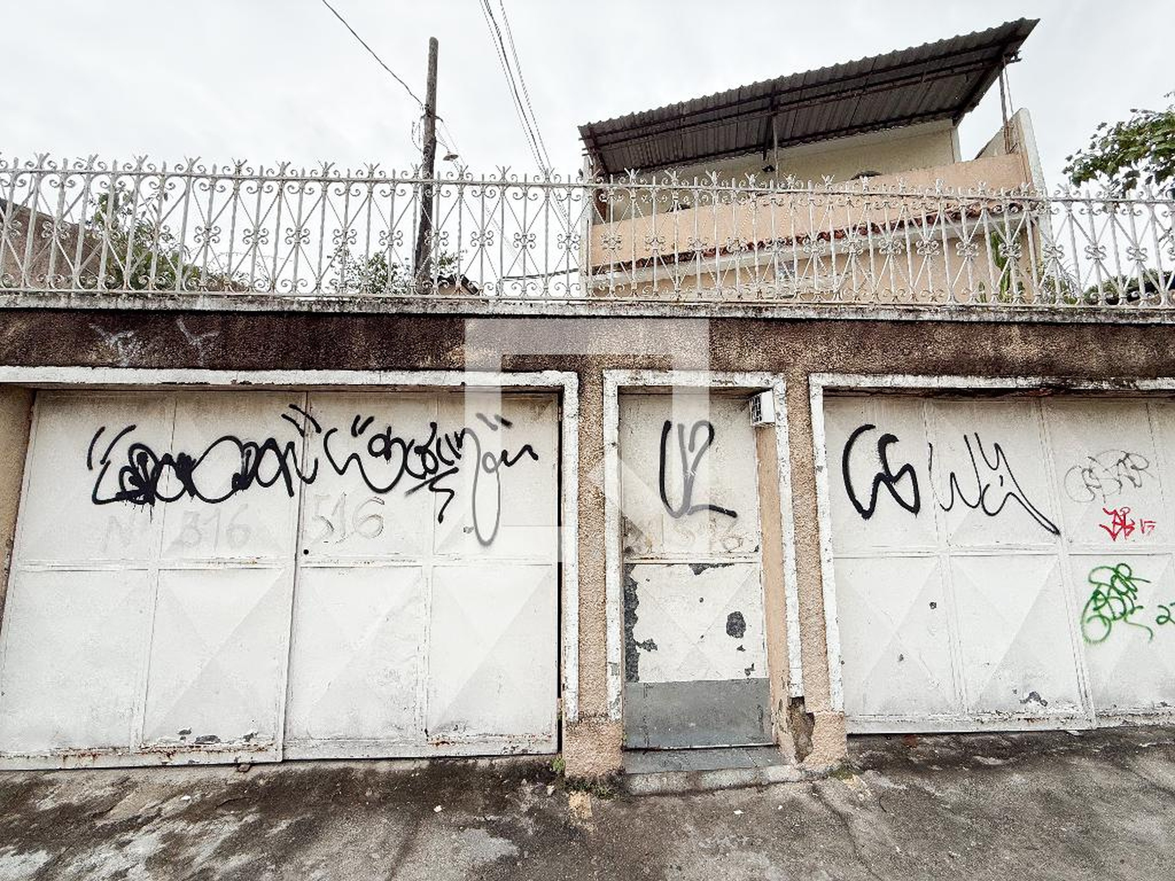 Fachada Condomínio em Rua Bento Cardoso, 516