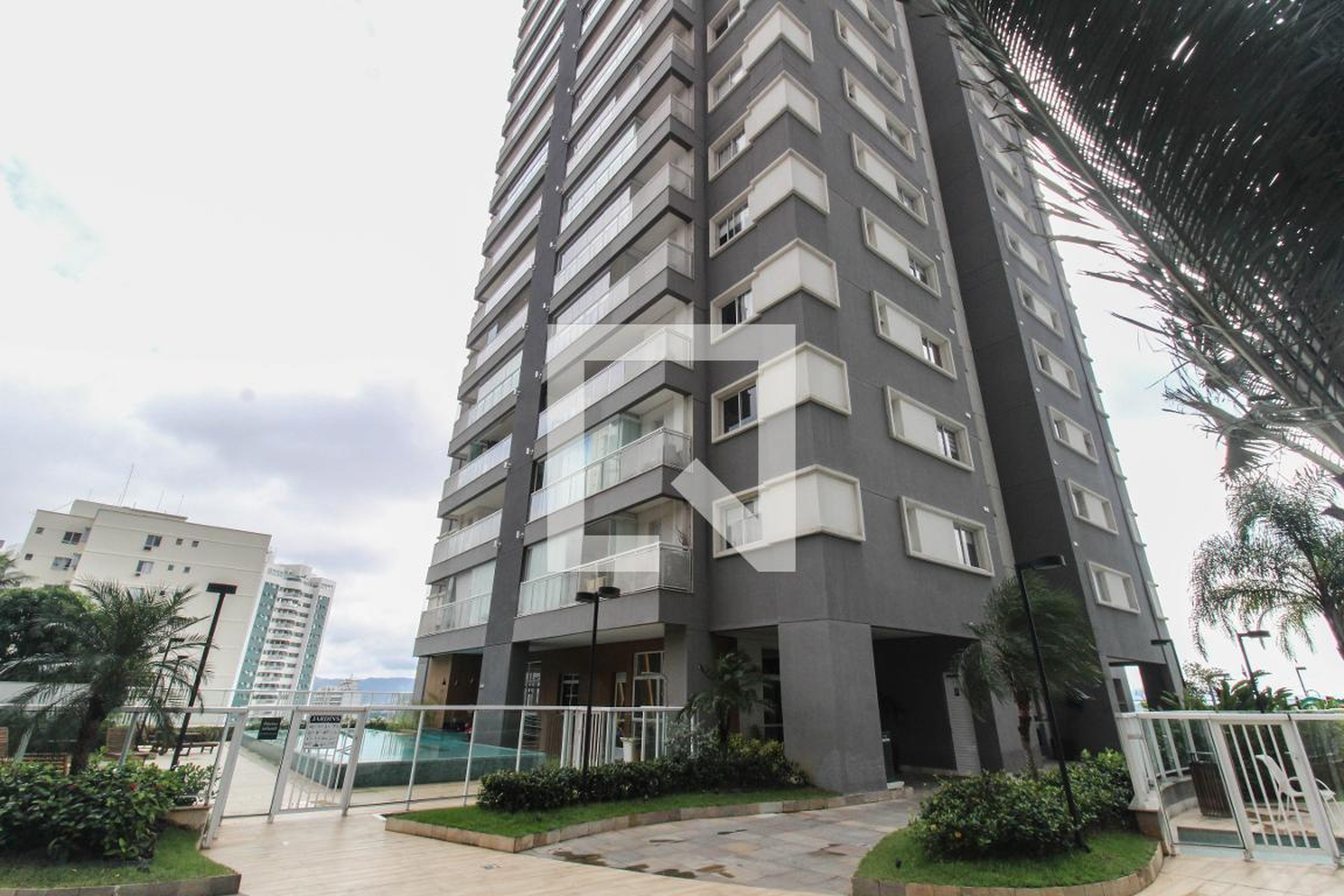 Fachada Condomínio em Rua Rejane Pedro Equi, 44