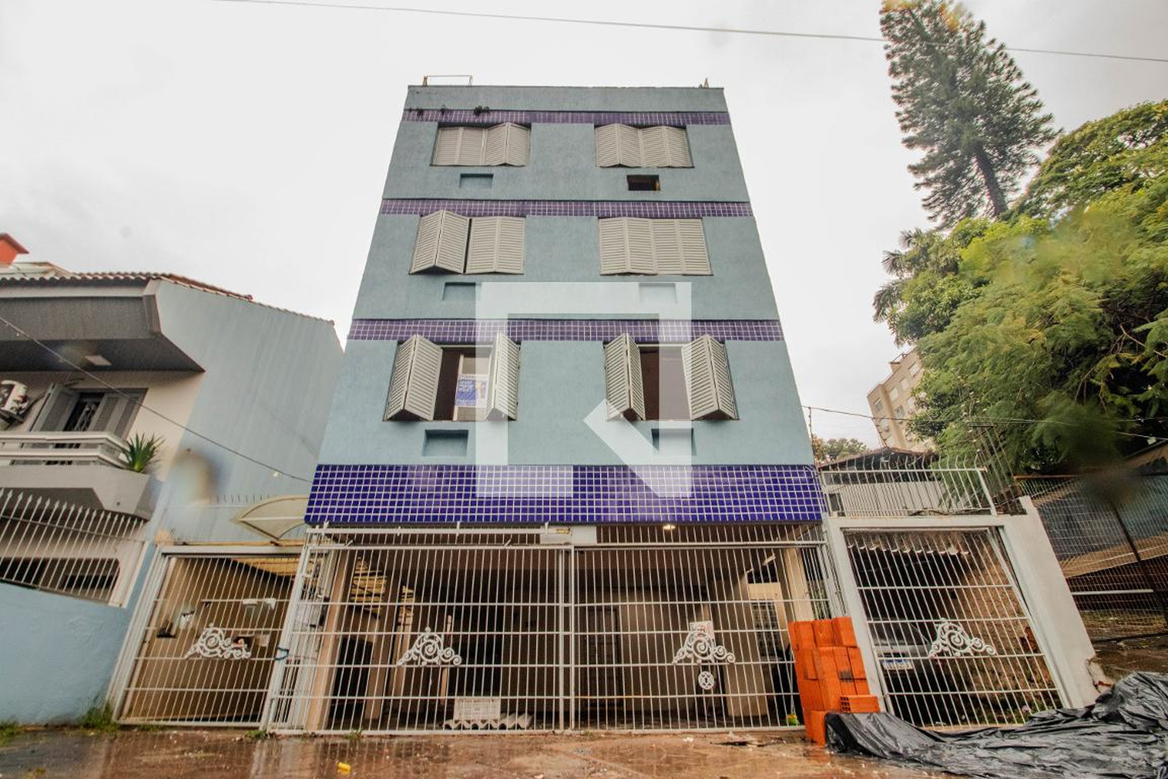 Fachada Condomínio em Rua Tenente Coronel Fabricio Pillar, 801