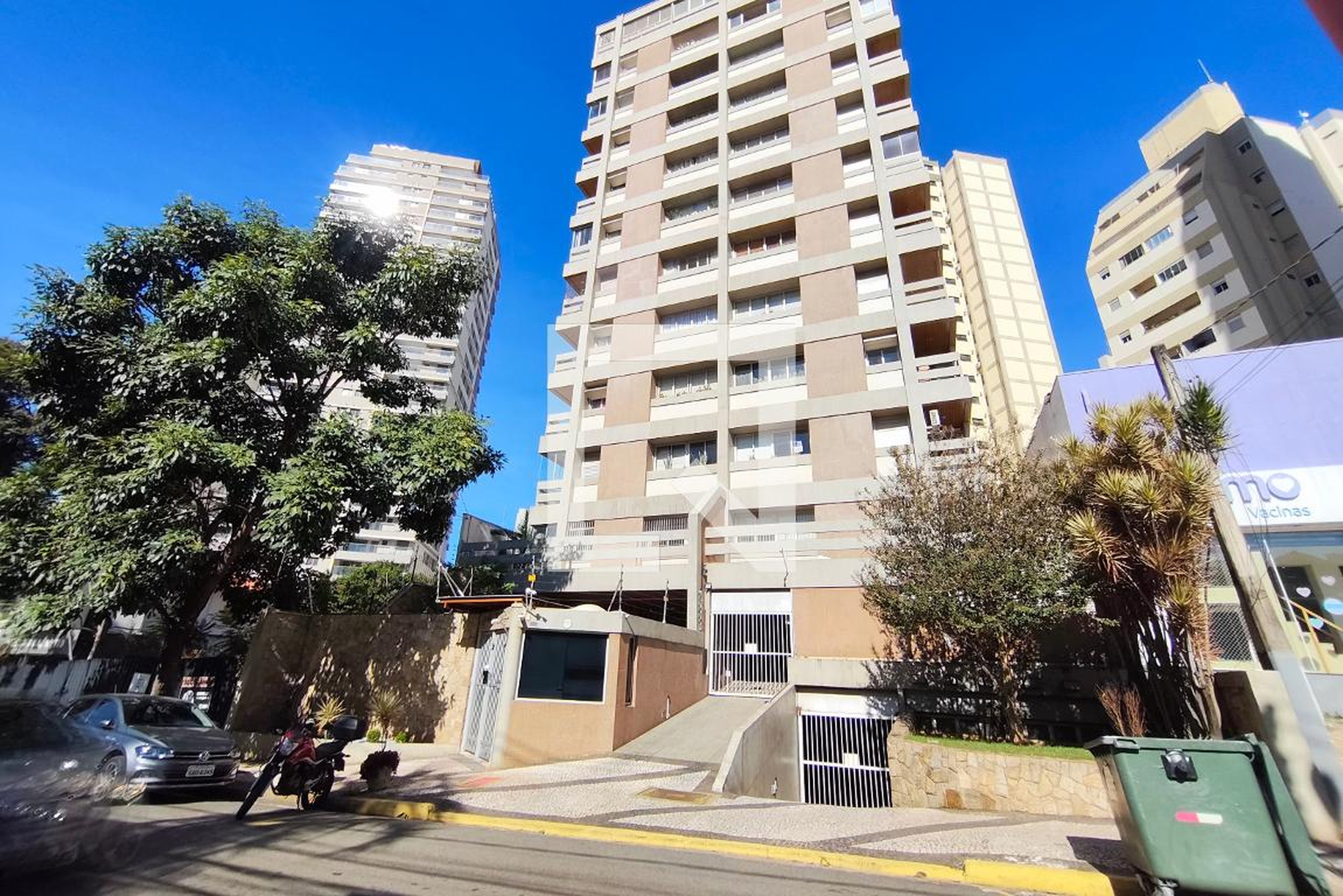 Fachada do Condomínio Condomínio em Rua Coronel Francisco Andrade Coutinho, 56