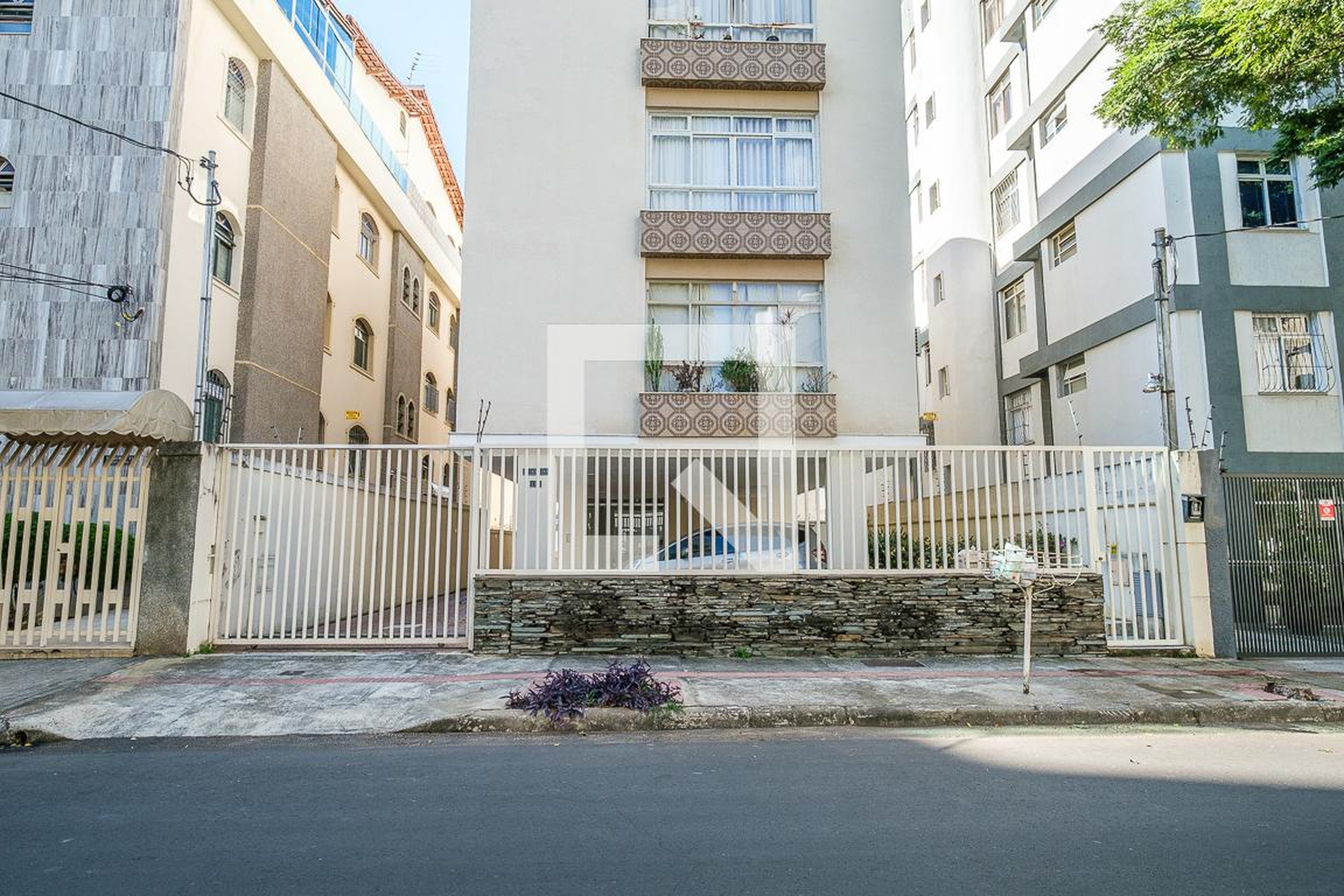 Fachada Condomínio em Rua Cardeal Stepinac, 191